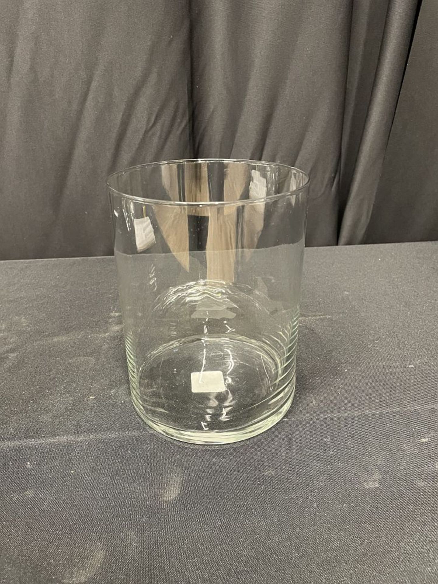 VASE, CYLINDRICAL GLASS 8"