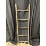 LADDER STRAIGHT WOODEN SHORT