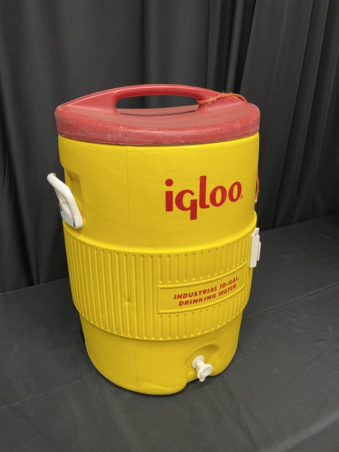 DRINK DISPENSER IGLOO 10 GAL COLD ONLY