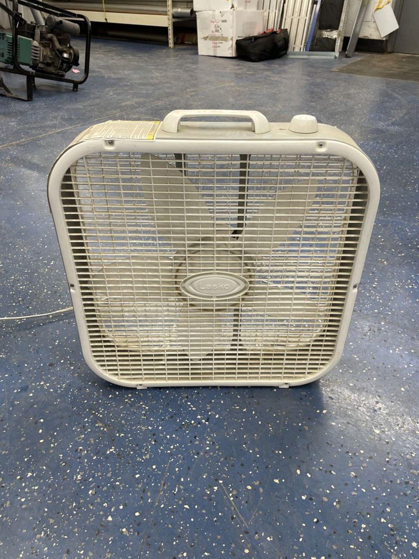 BOX FAN