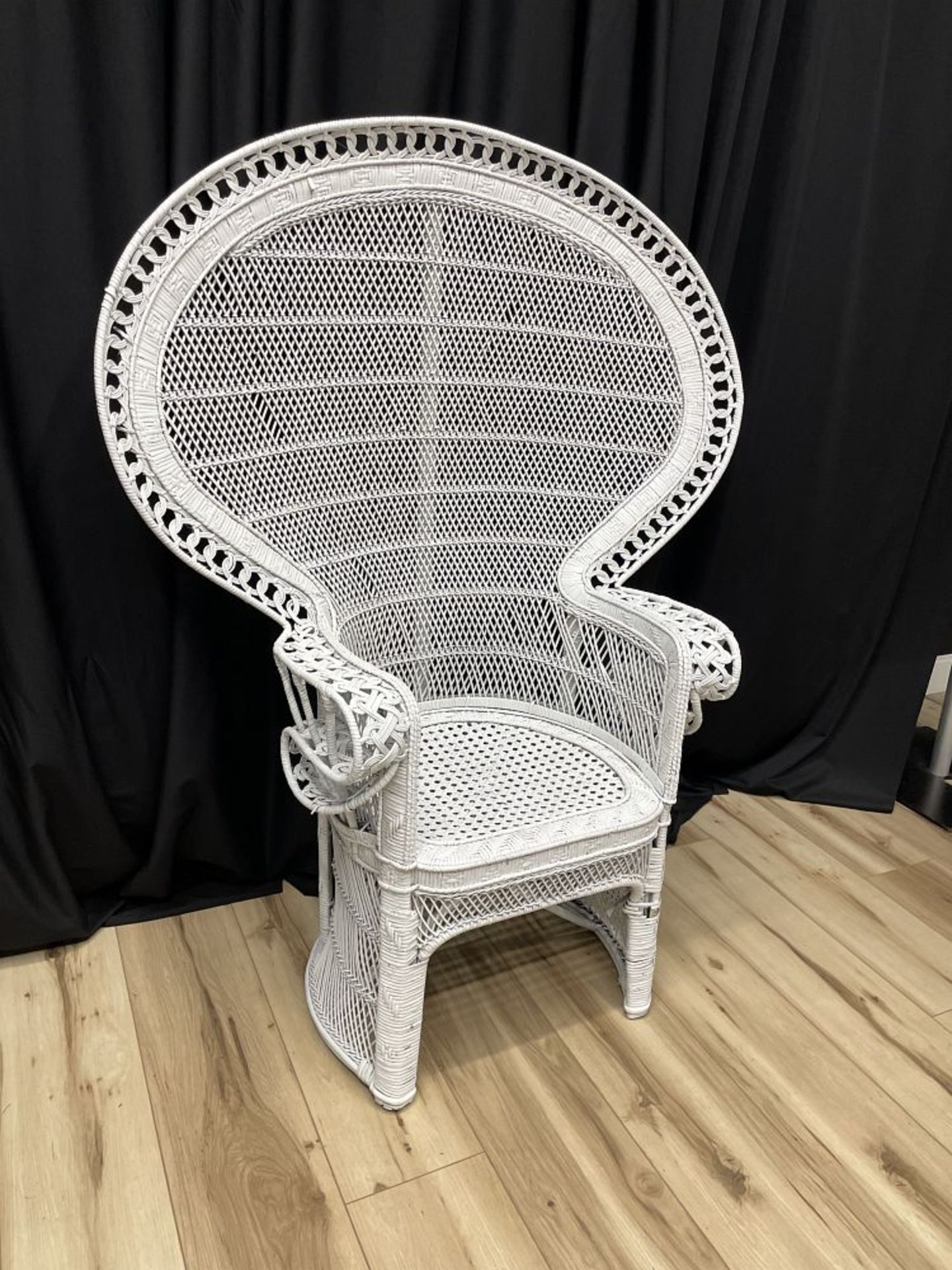 CHAIR, WICKER FAN BACK, WHITE