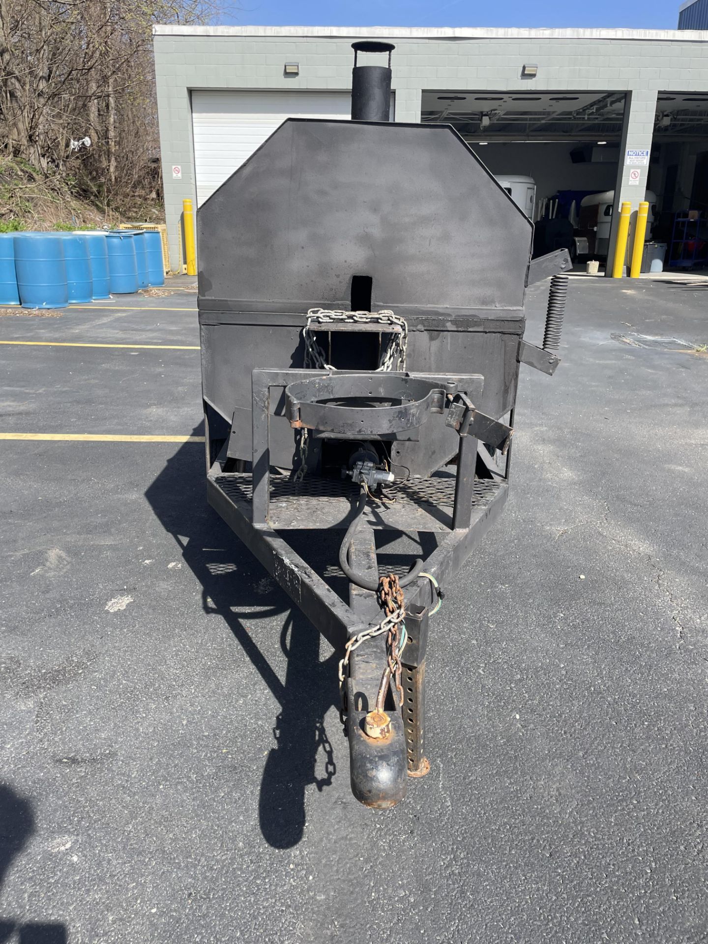 6' TOWABLE GRILL WITH LID, PROPANE NOT INCLUDED - Image 4 of 5