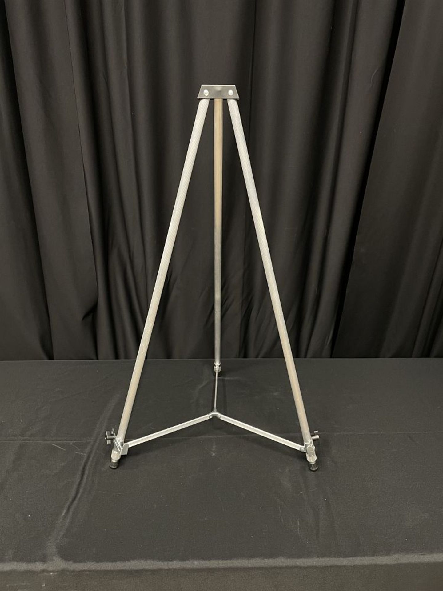 EASEL, ALUMINUM ADJUSTABLE