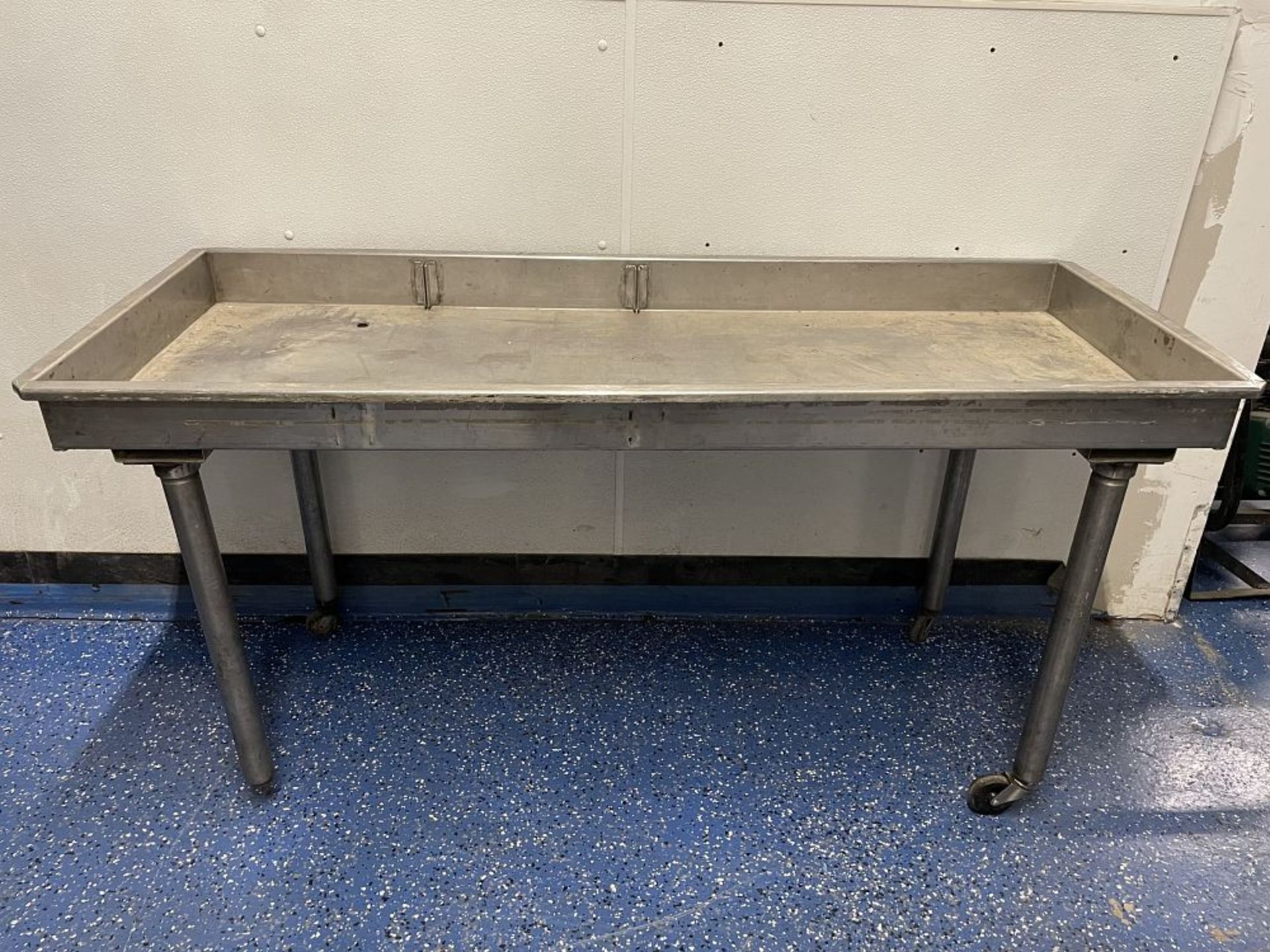 STAINLESS STEEL WORK TABLE