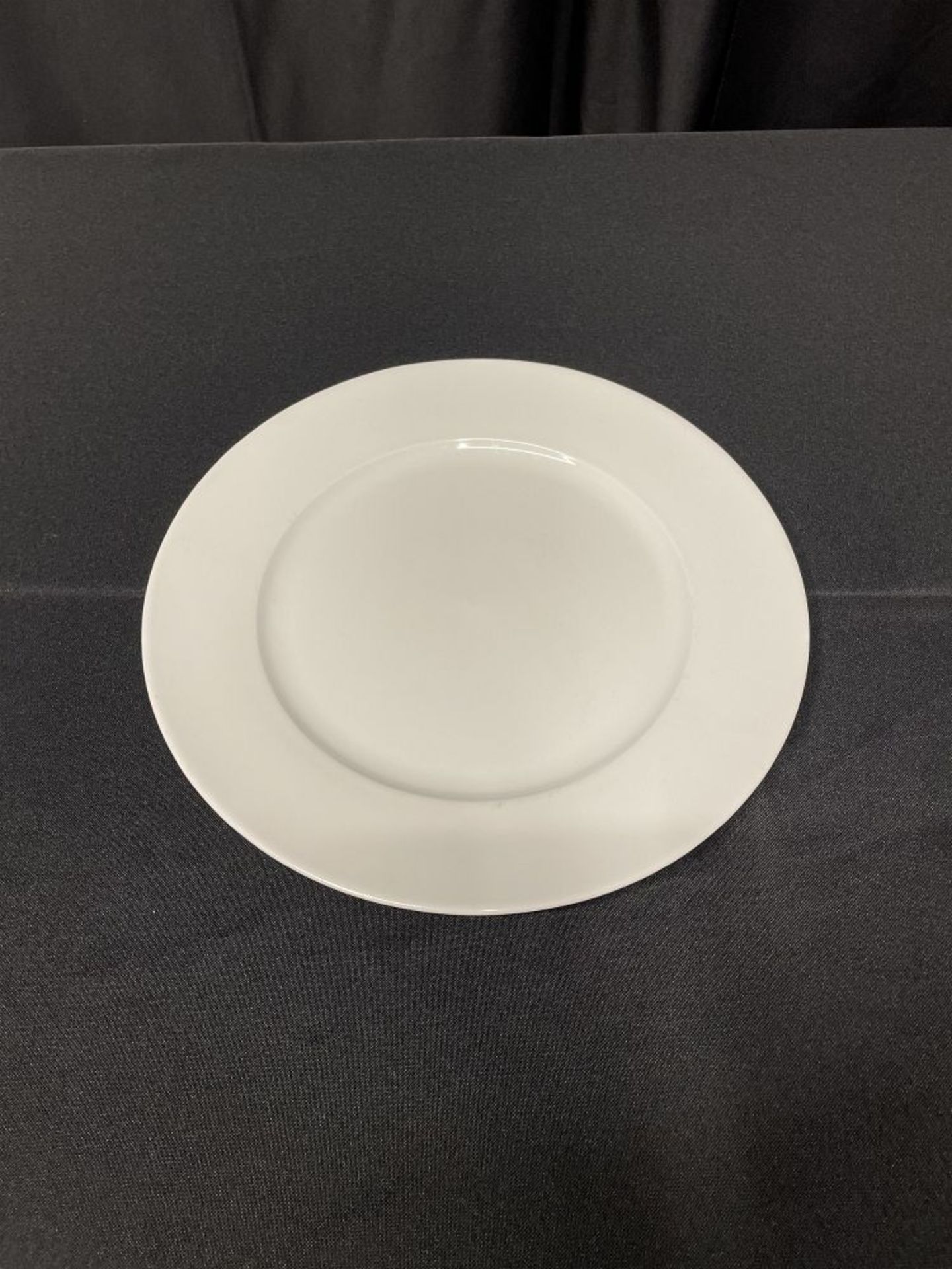 WHITE ROUND DINNER PLATE 10 3/4"