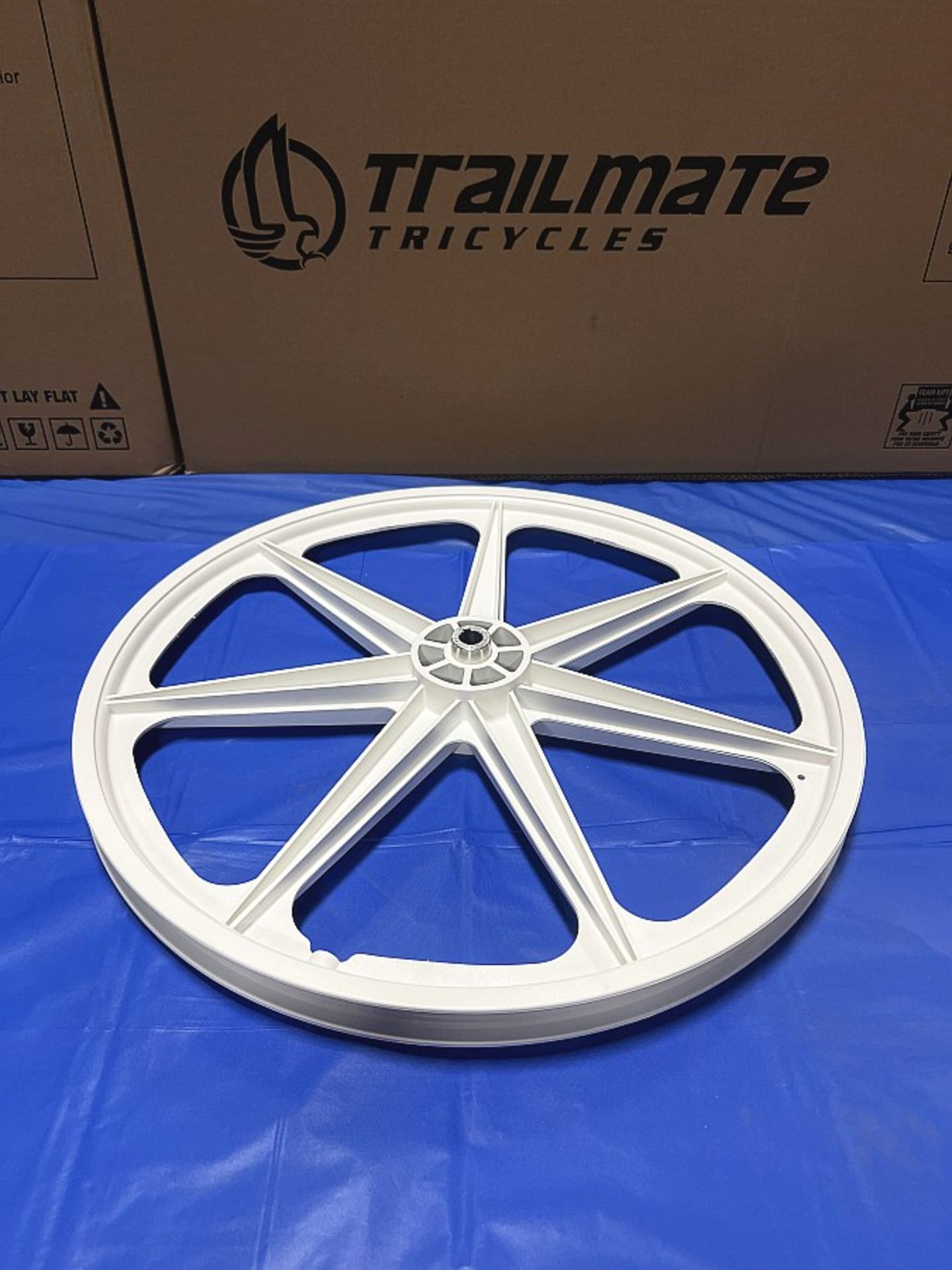 WHL 24" MAG WHT Trike Rear Drive