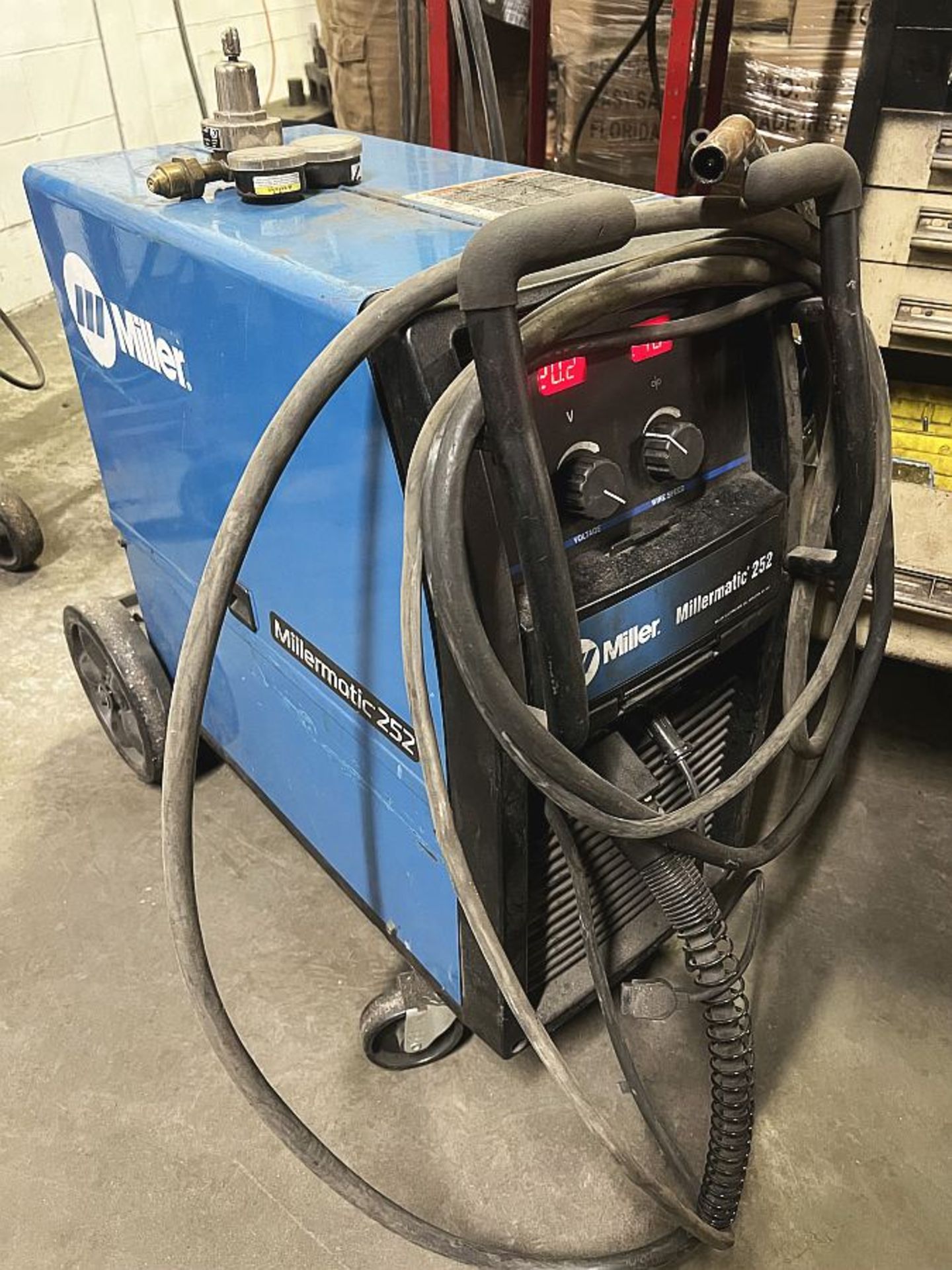 Miller 252 Mig Welder - Image 2 of 3