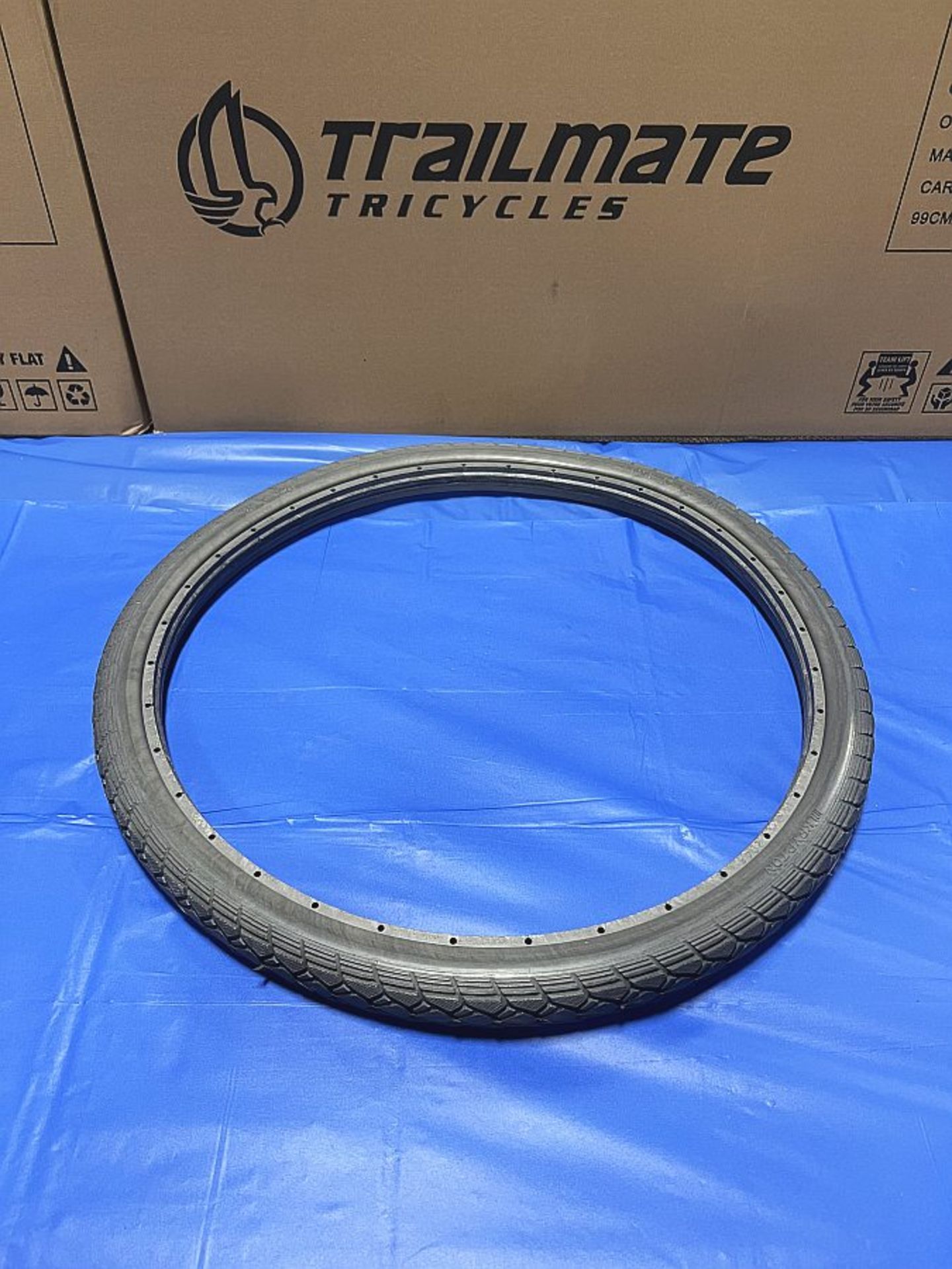 Tire Airless 24 x 1.75 Street, Fits Alloy Rim or MAG 23-26mm 59552)