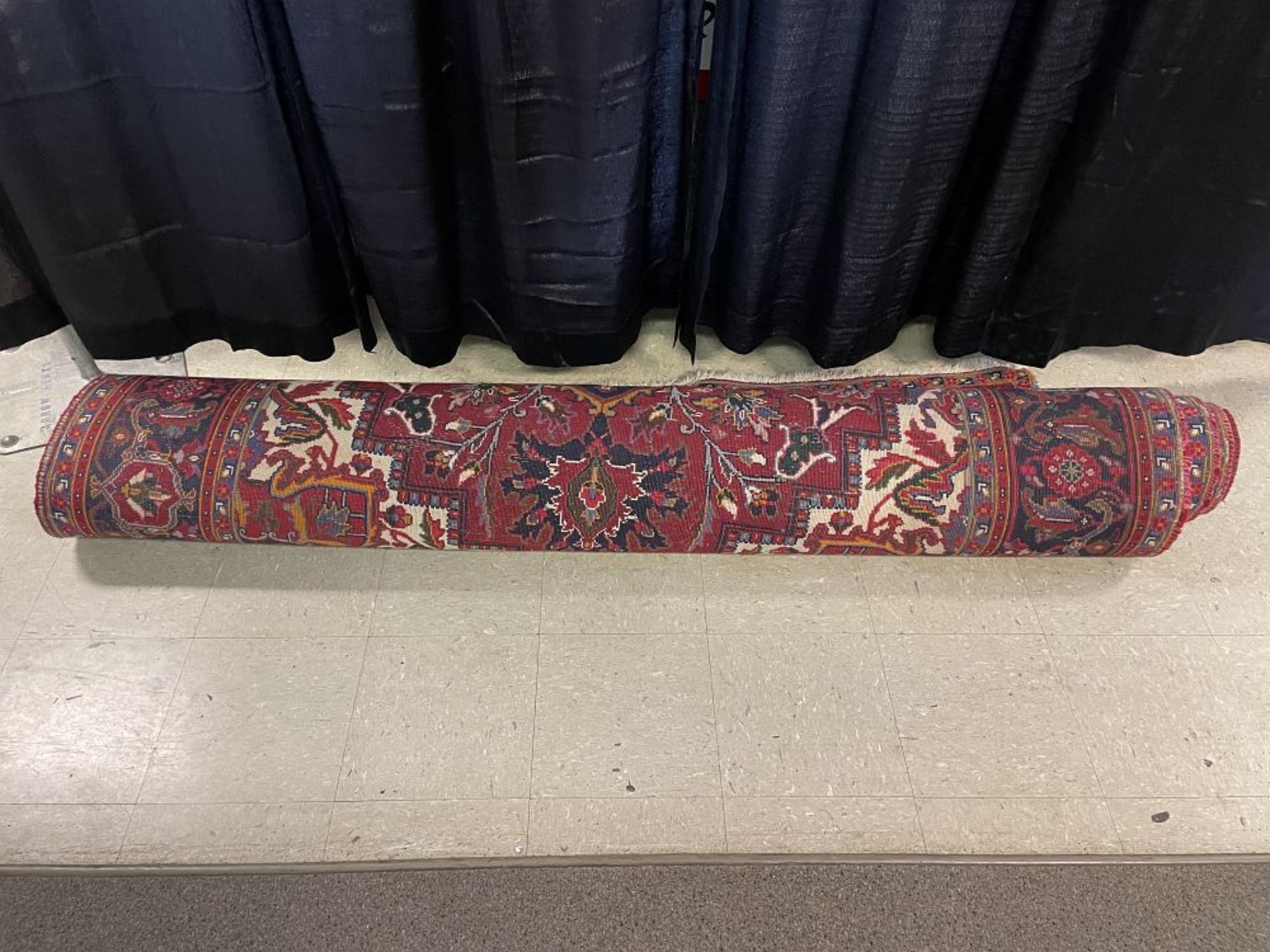 6'9" x 10' Oriental Style Rug