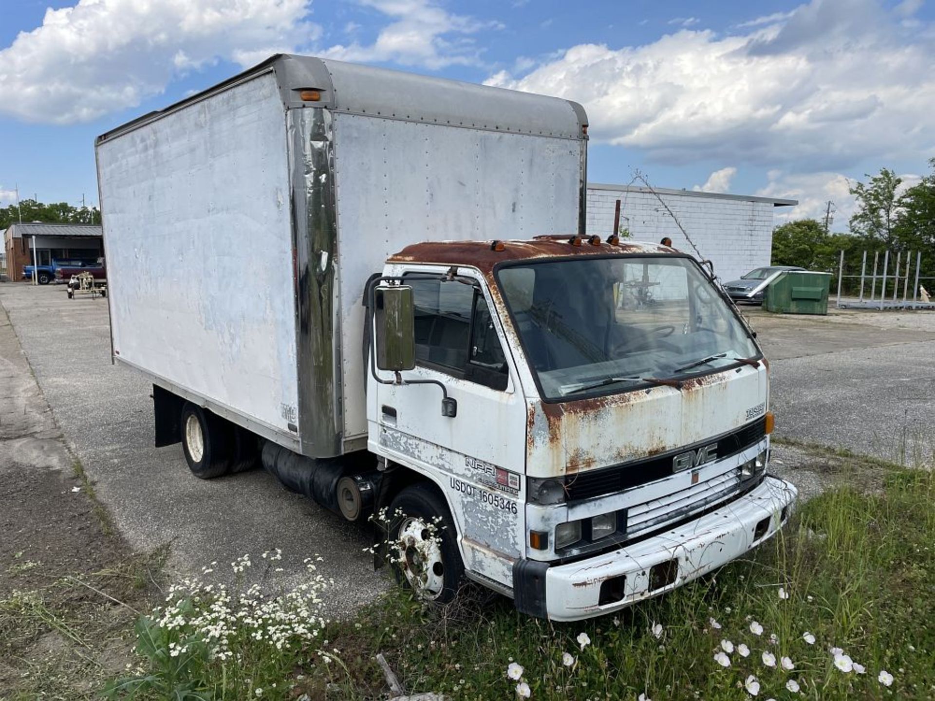 GMC Box Truck for Parts - Image 2 of 9