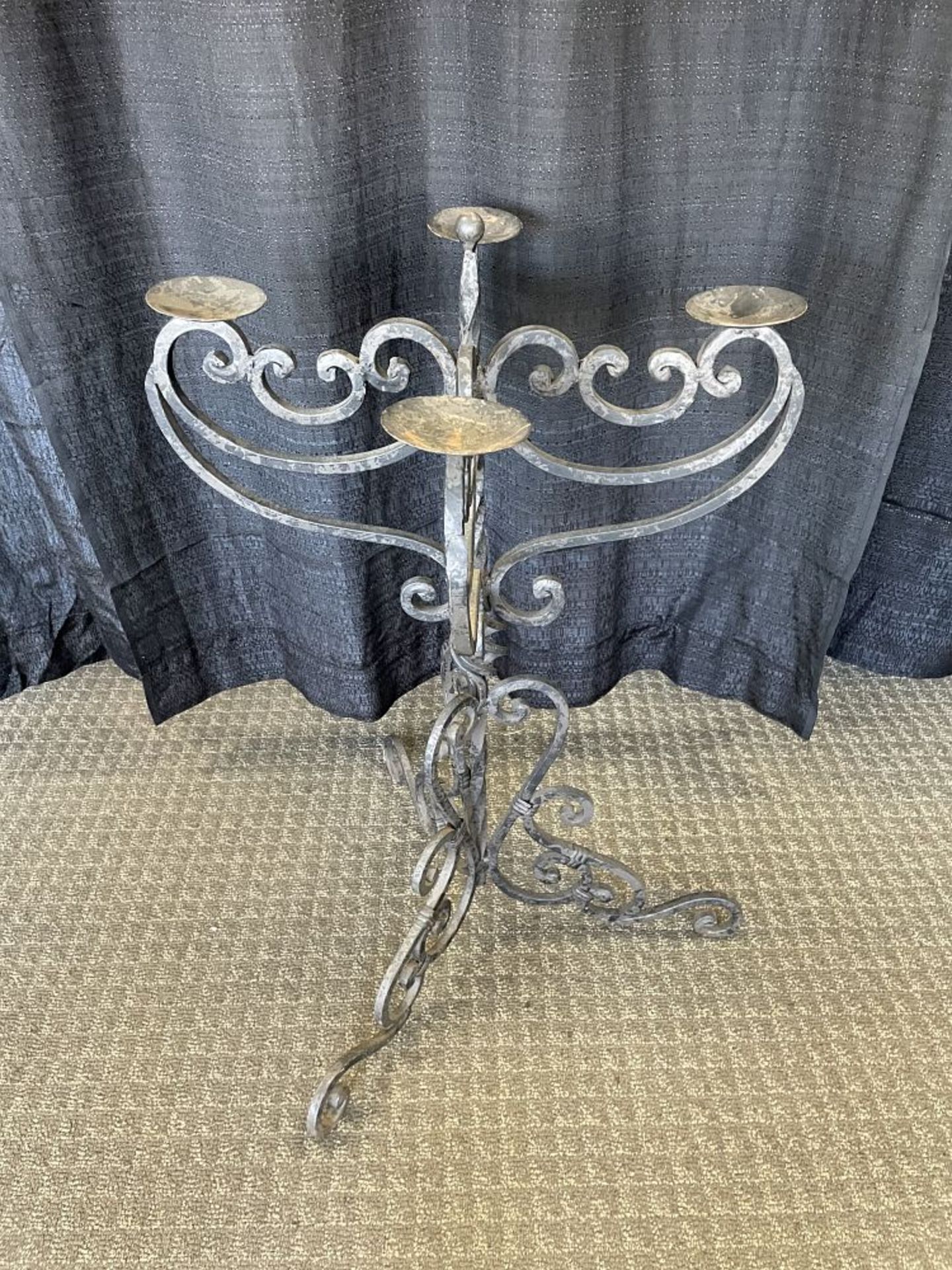 32" 4-Candle Iron Candle Stand