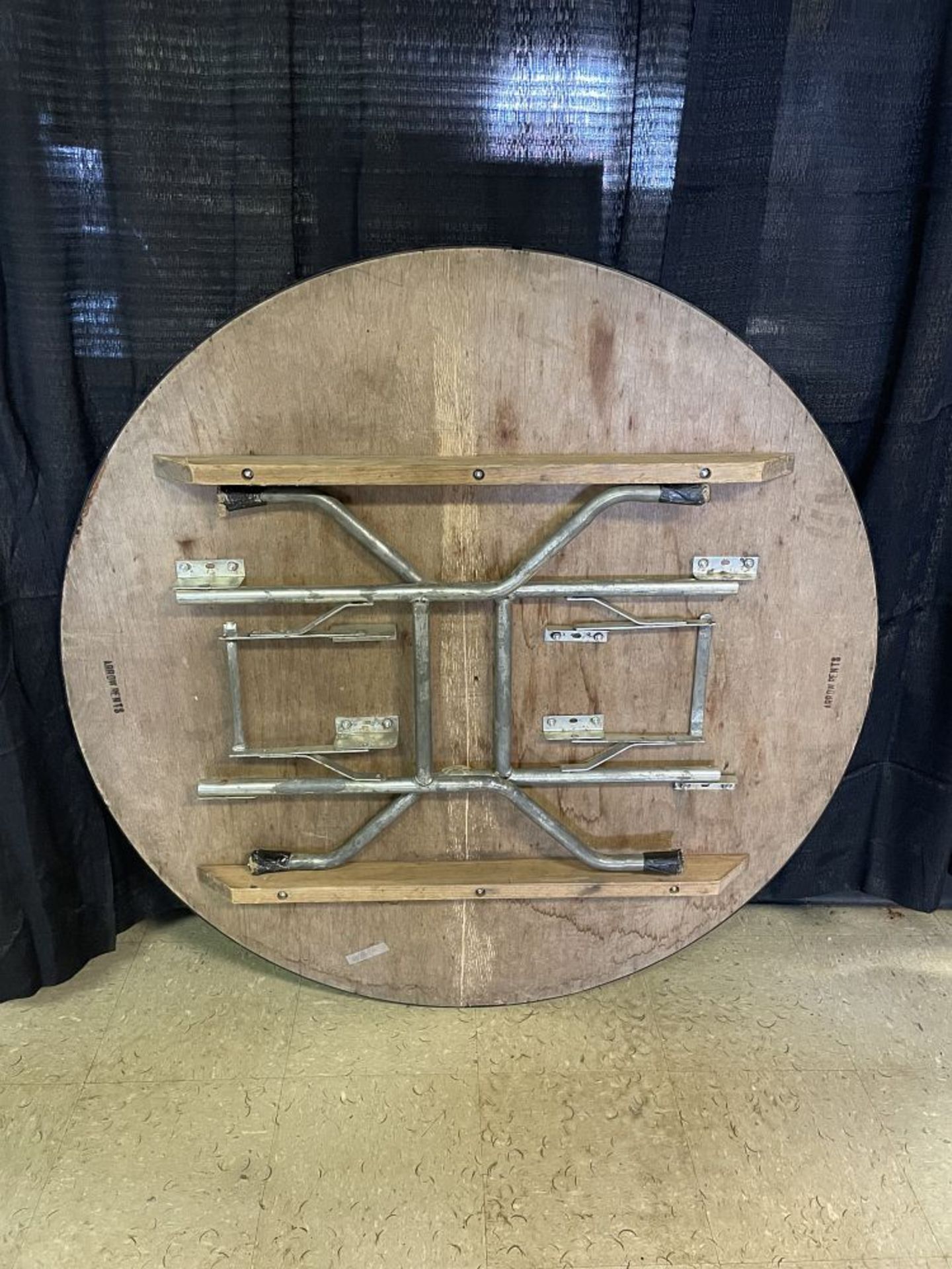 48" Table, Wood (Old) - Bild 3 aus 3