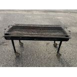 Charcoal Grill w/ collapsible legs