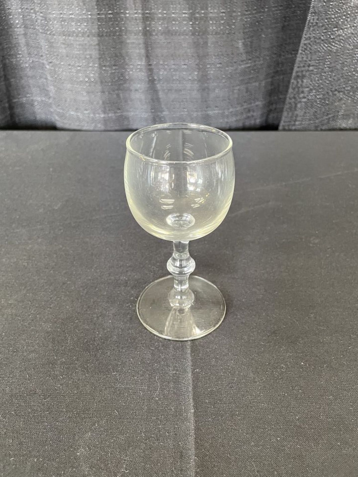 3.5oz Ripple Wine Glass