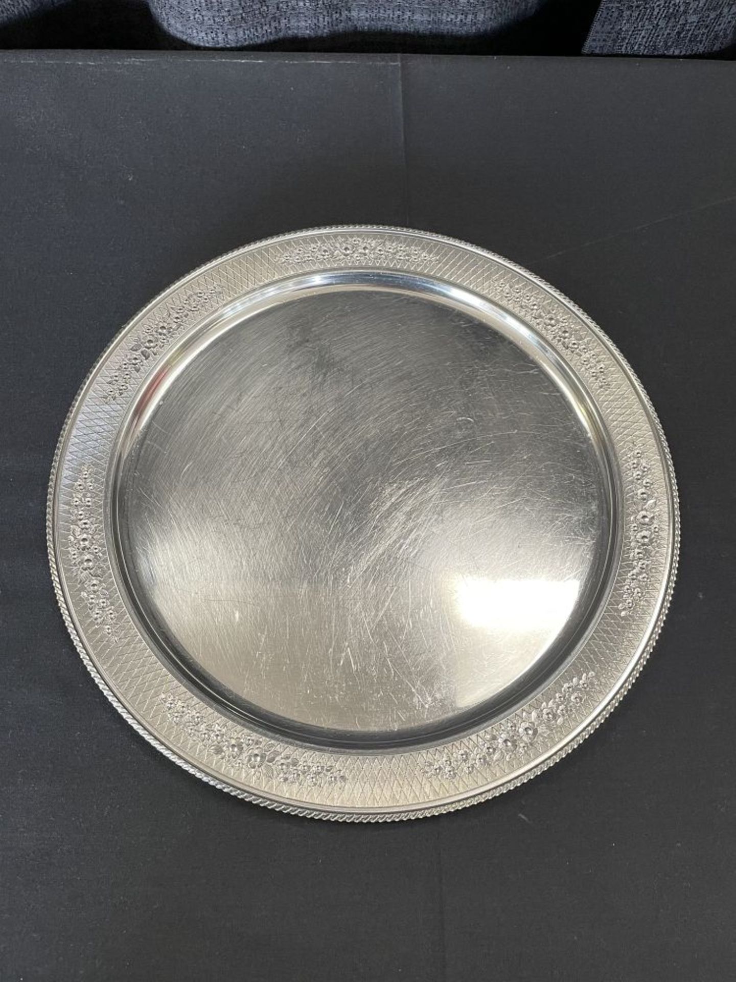 Various Size Round Serving Tray - Image 3 of 3