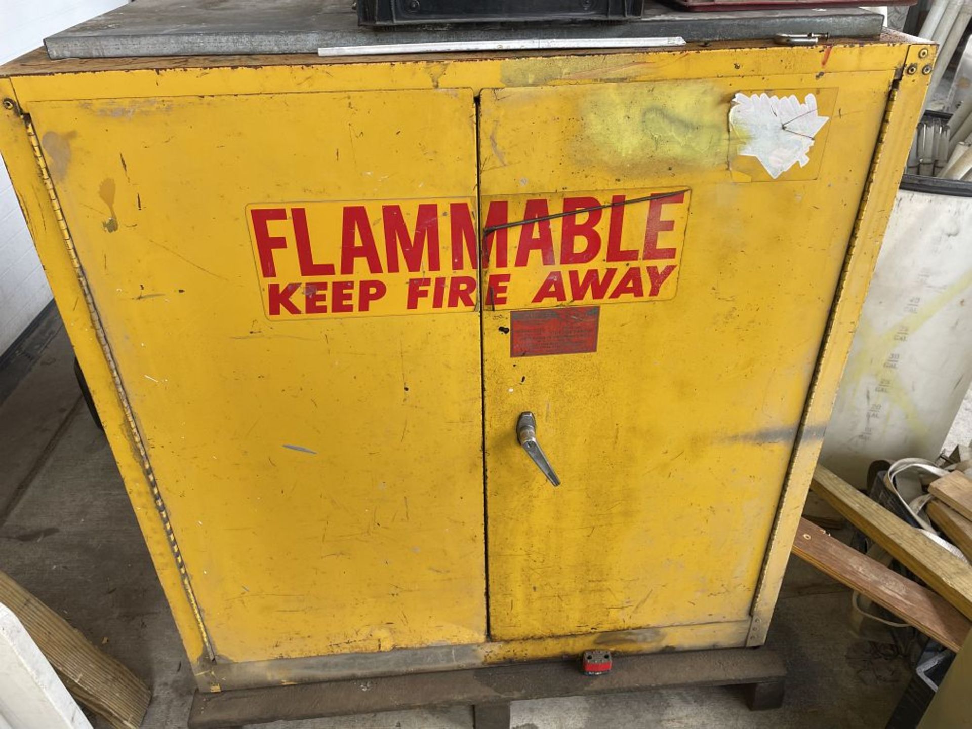 SMALL FLAMMABLES CABINET