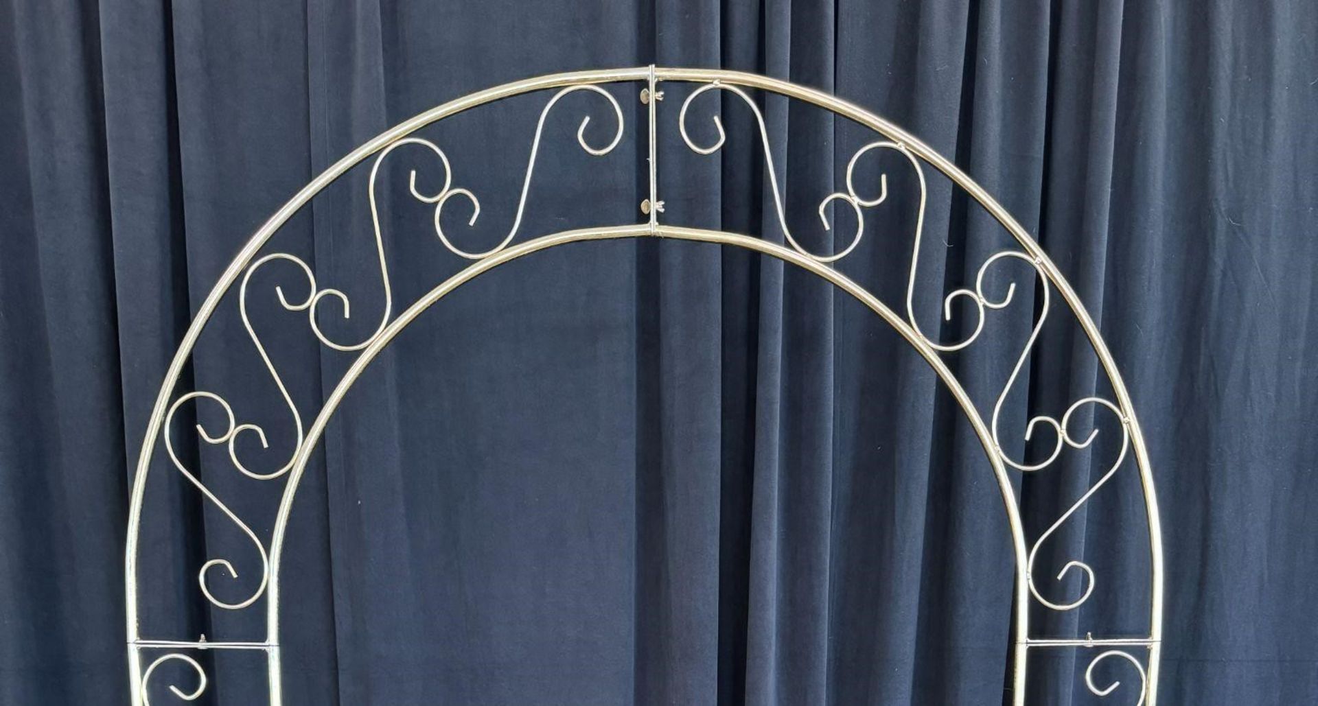ARCH, BRASS W/ 1 ROUNDED TOP AND 1 HEARTSHAPED TOP - Image 2 of 2