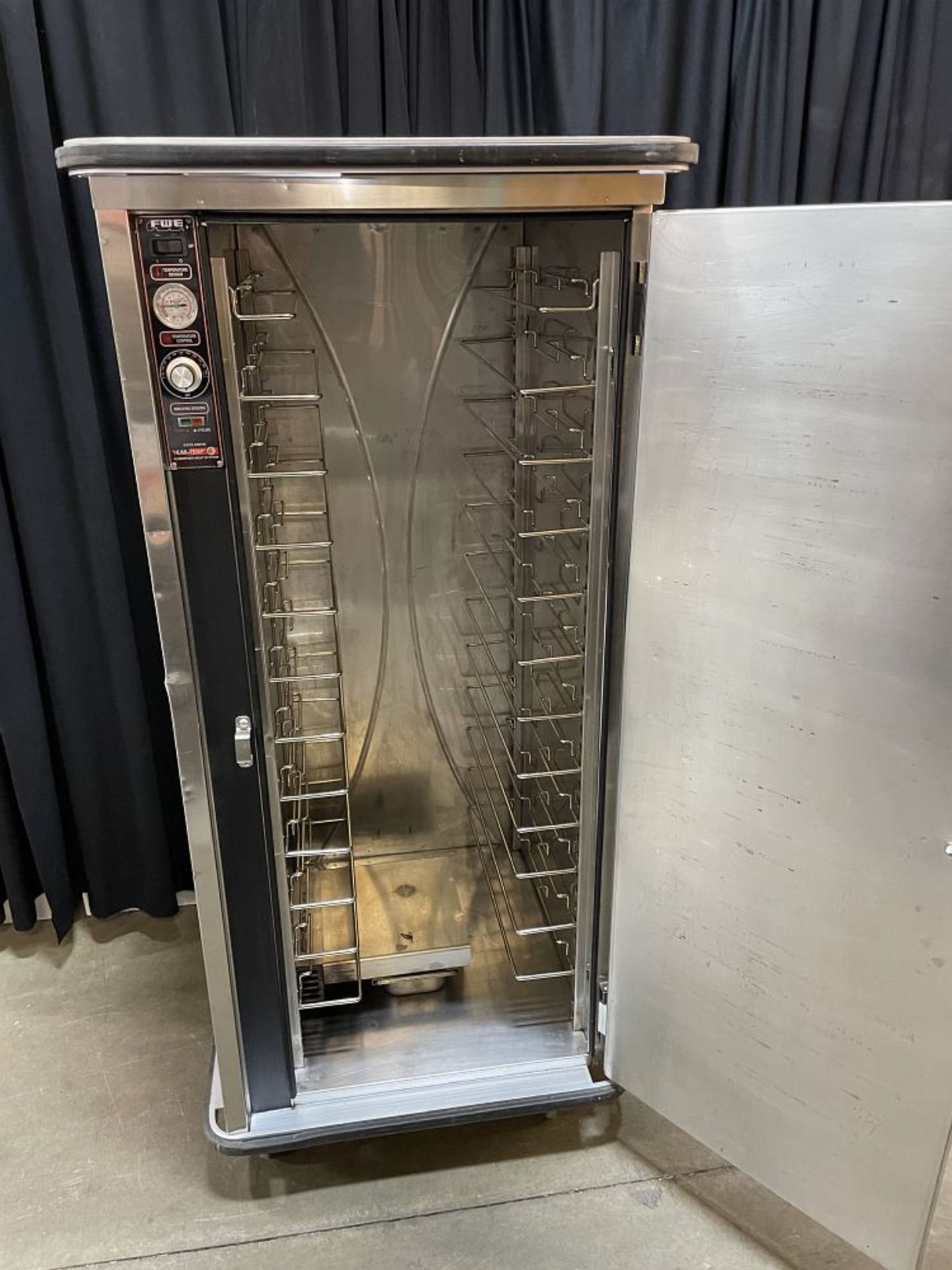 CABINET, INSULATED HOT BOX