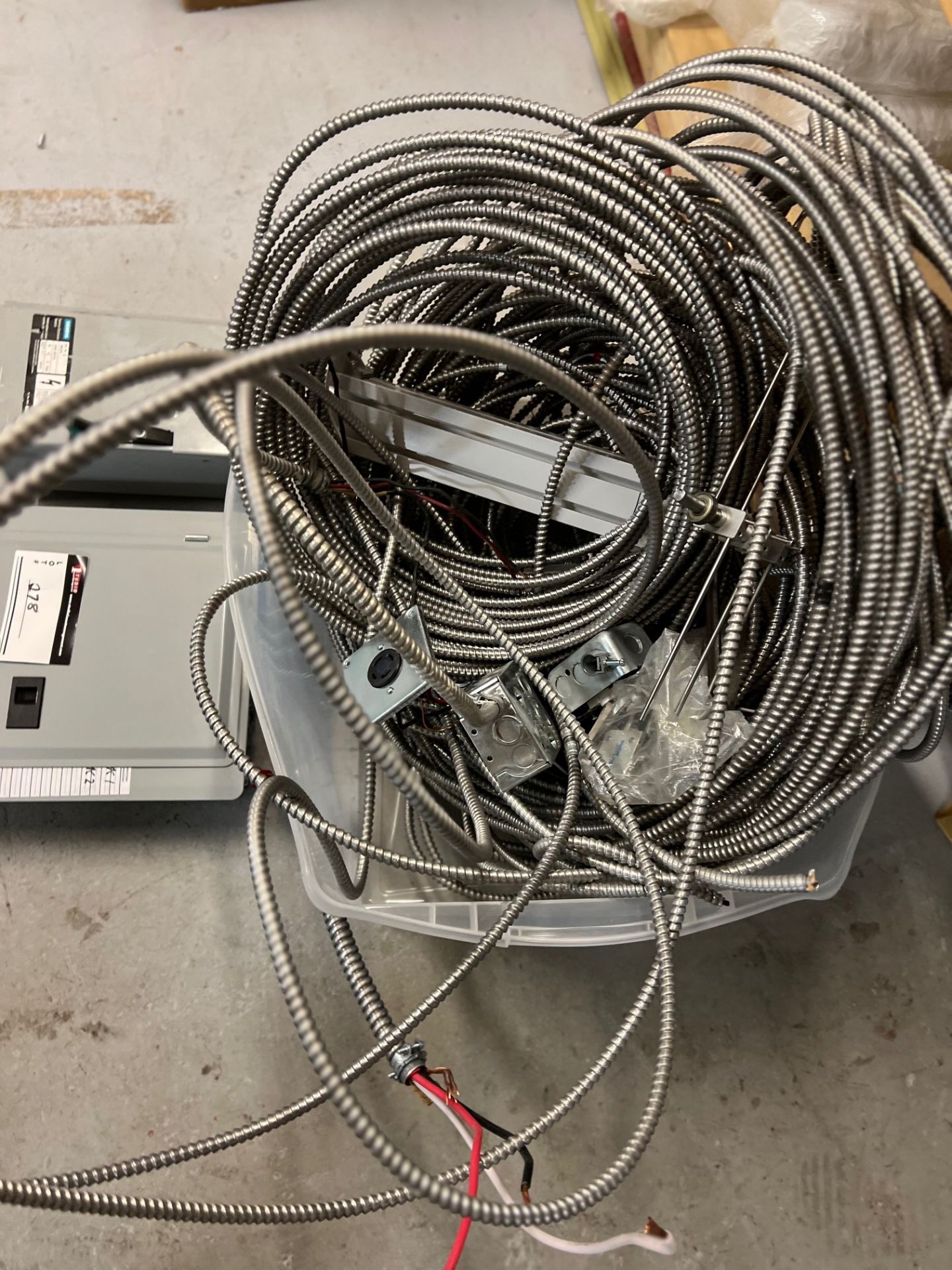 LOT/WIRES, SIEMENS DISCONNECT, ETC.