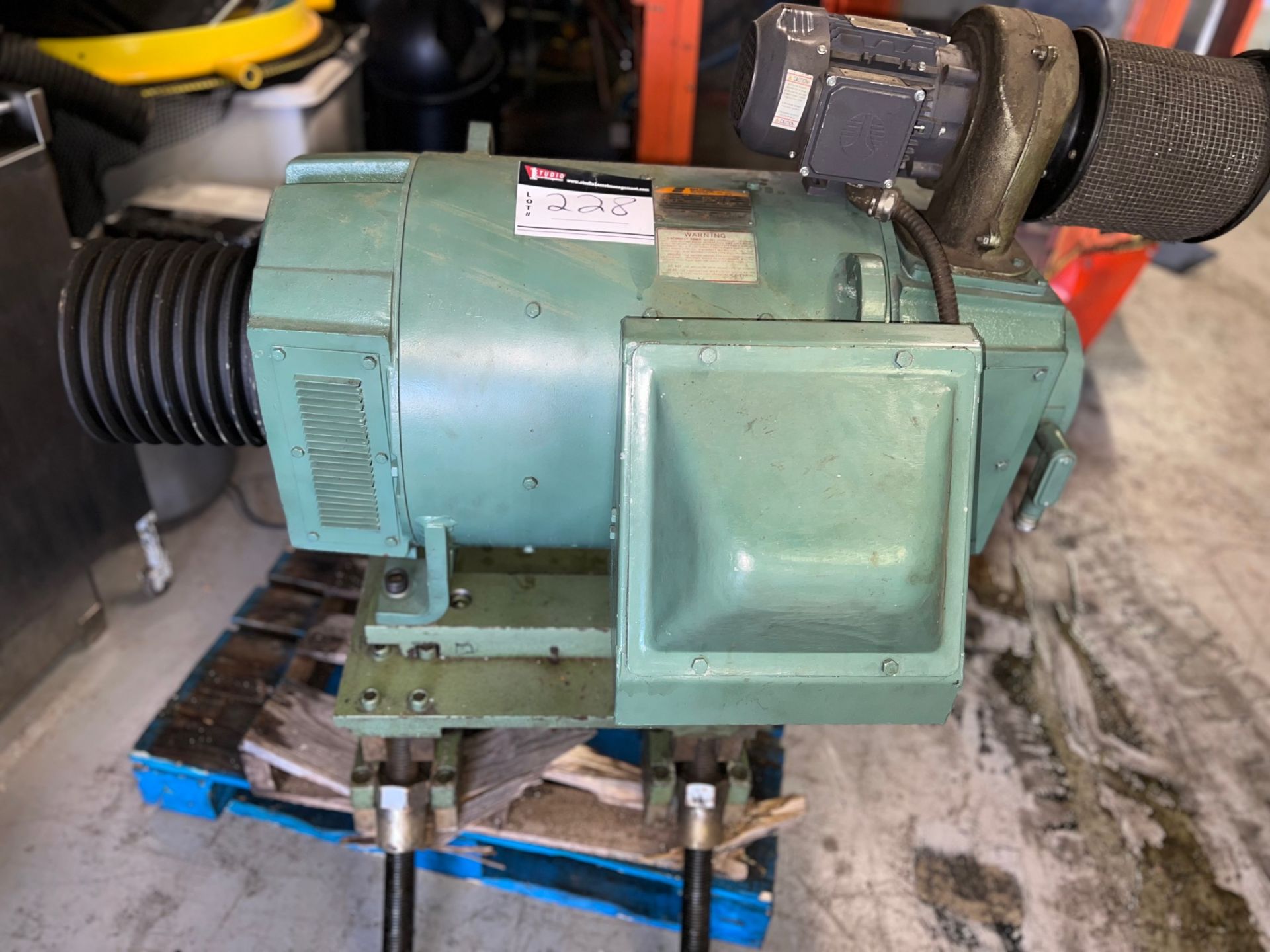 AC MOTOR, 150 HP, 1750 RPM, 600 VOLTS, 240 AMPS - Image 3 of 6