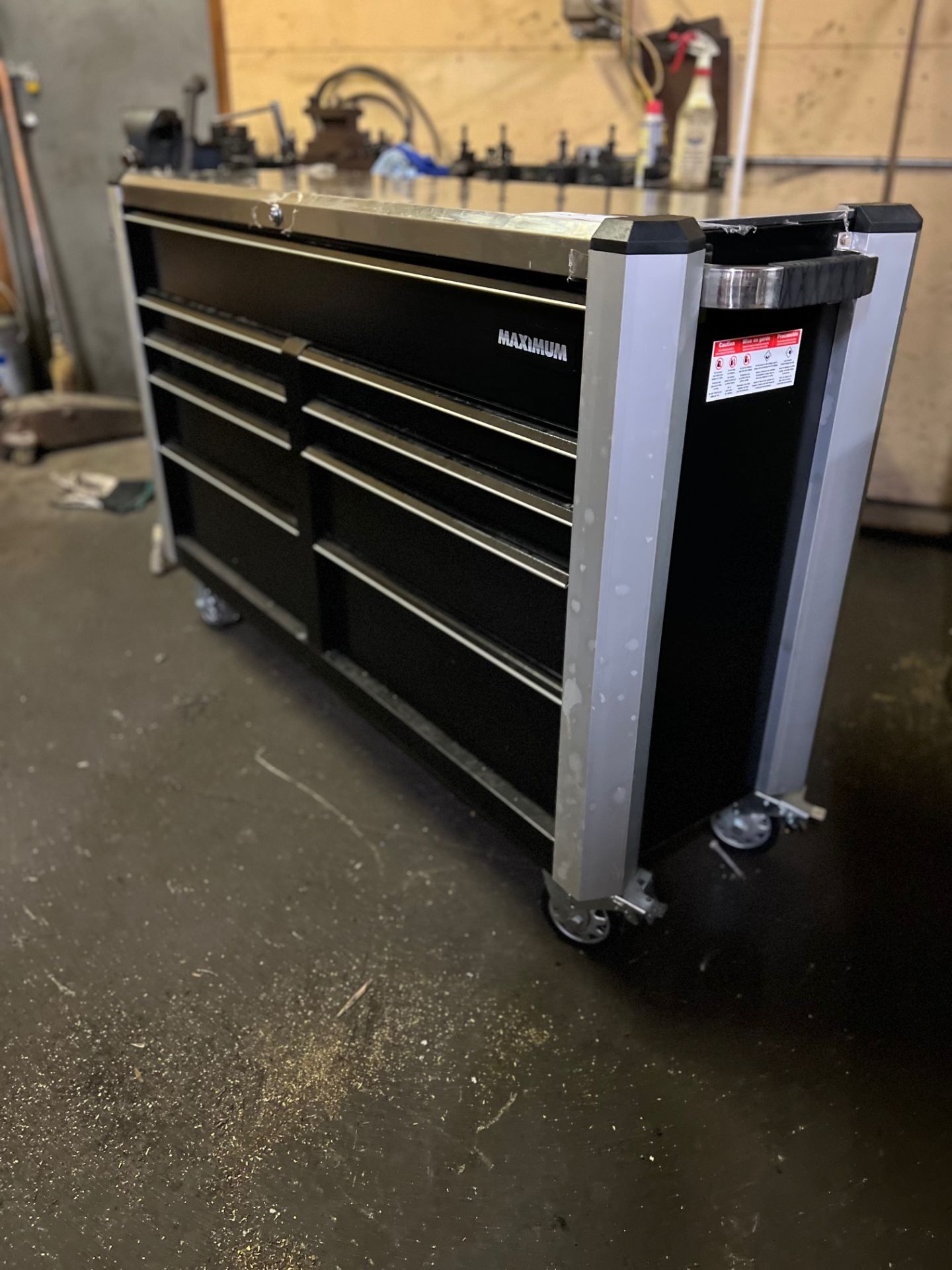 53.5" X 18.5" X 38" HEIGHT, MAXIMUM TOOLS CHEST ON WHEELS - Image 4 of 5