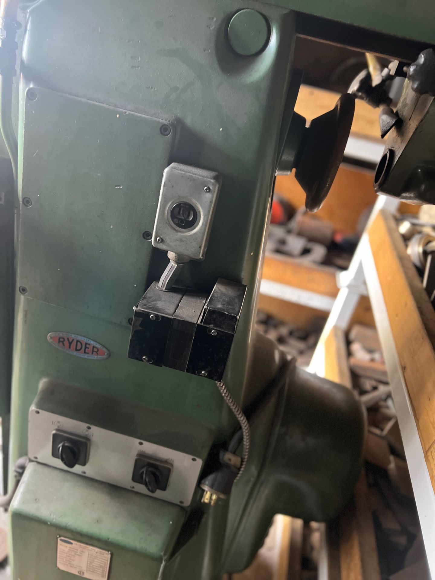 TURRET MILLING MACHINE - Image 8 of 12