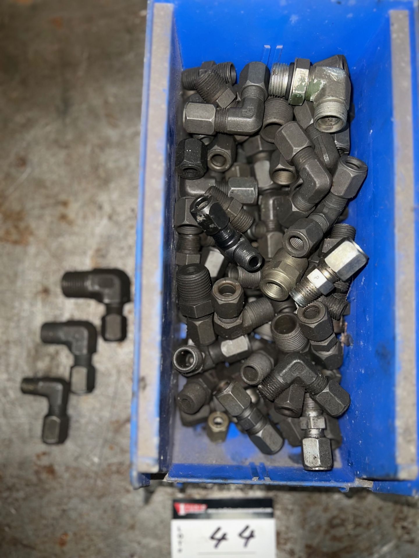 LOT/HYDRAULIC ASSORTED FITTINGS