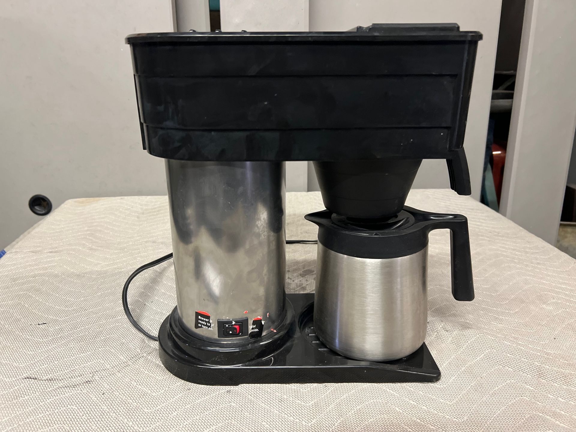 BUNN COFFEE MACHINE, MODEL BTX- B