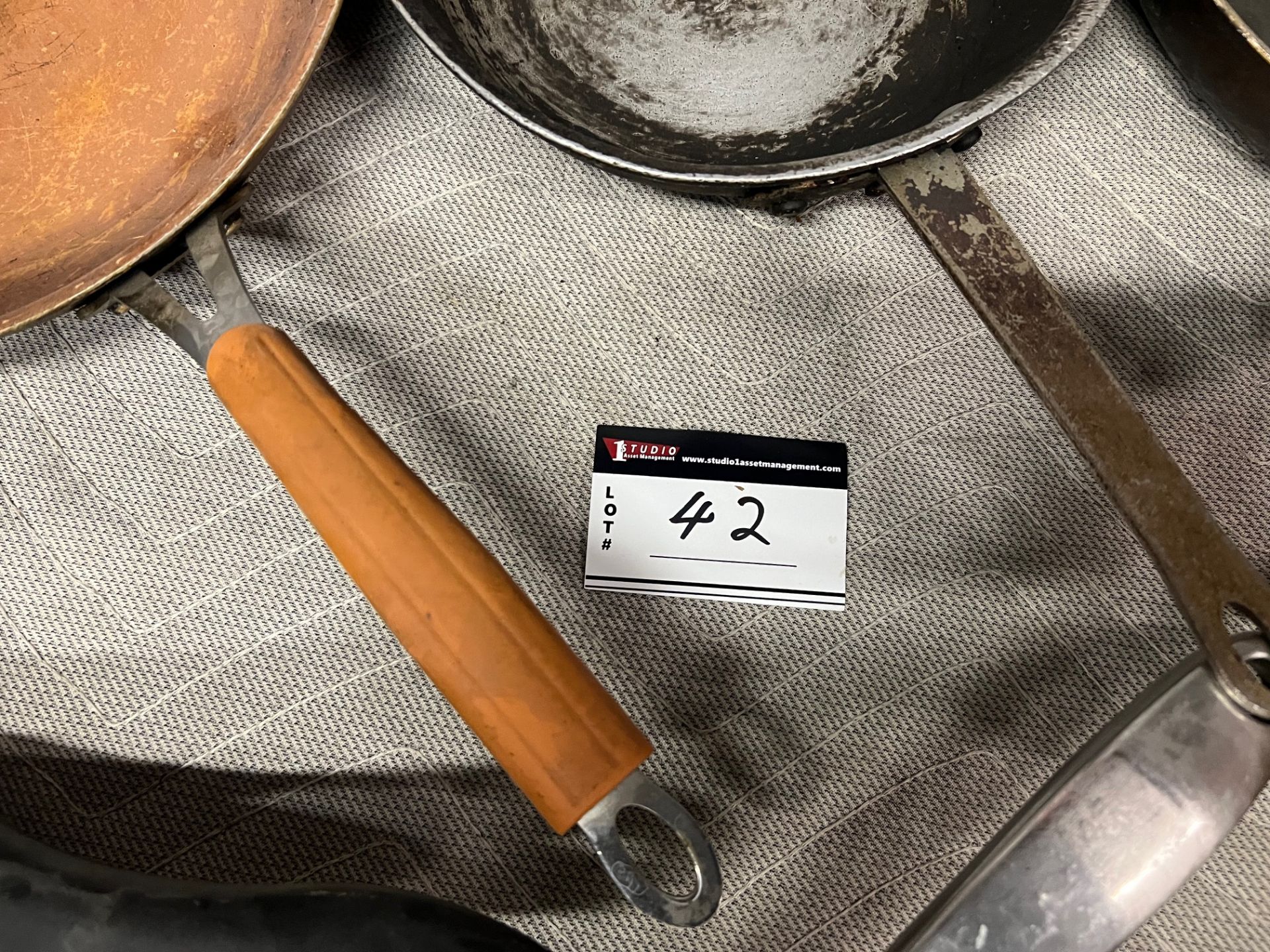 LOT/ 7 FRYING PANS - Image 3 of 3