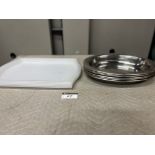 LOT/6 SILVER PLATTERS AND 4 PLASTIC SERVING TRAYS