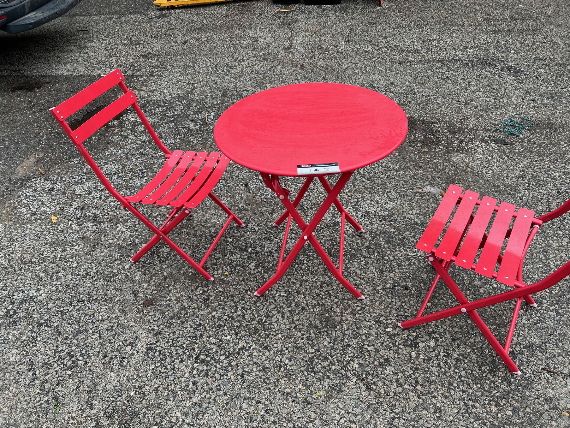 FOLDABLE PATIO TABLE AND CHAIRS