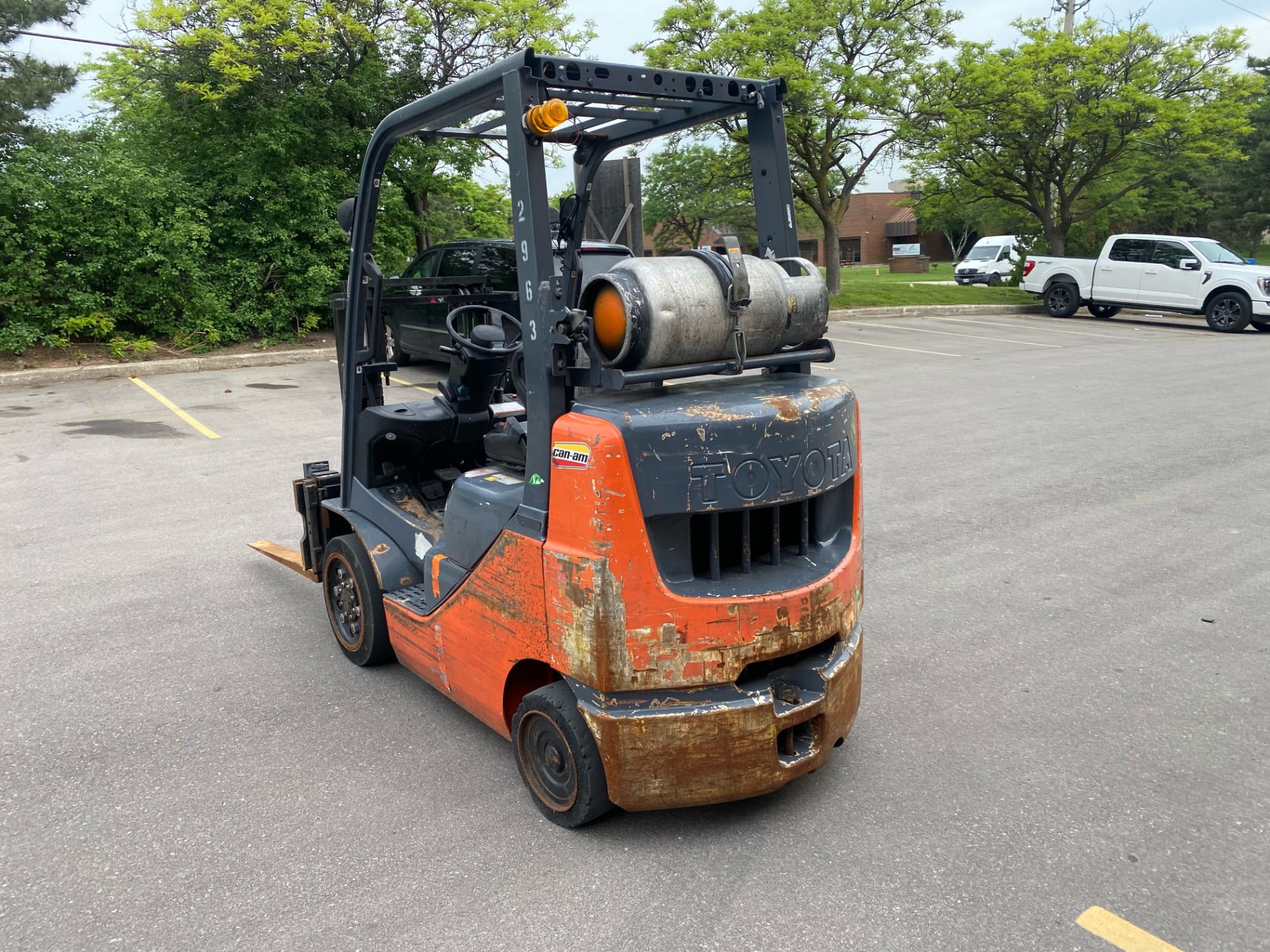 TOYOTA PROPANE FORKLIFT, MODEL 8FGCU25, SERIAL 73682, SIDE SHIFTER - Image 2 of 9