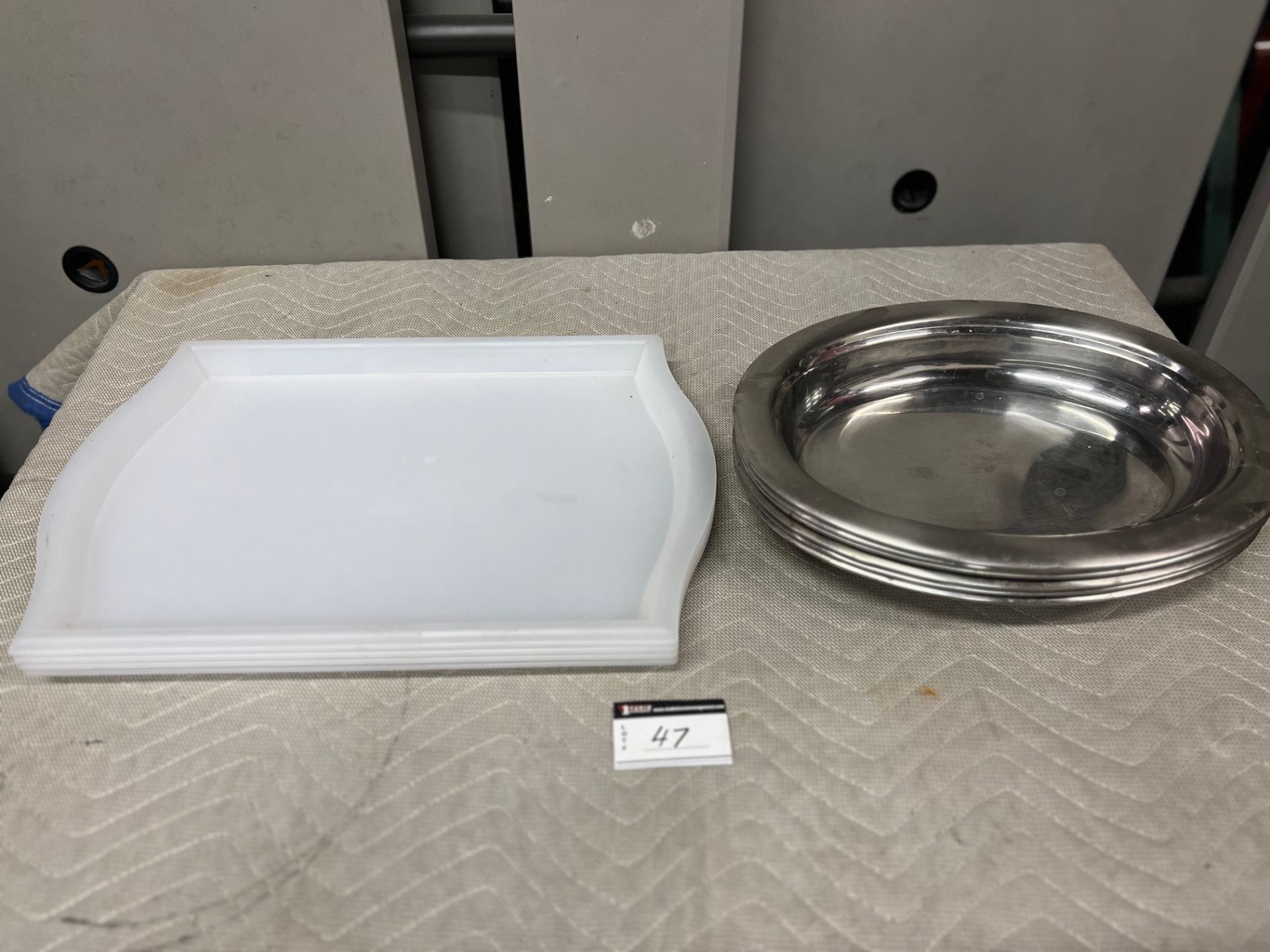 LOT/6 SILVER PLATTERS AND 4 PLASTIC SERVING TRAYS - Image 2 of 2