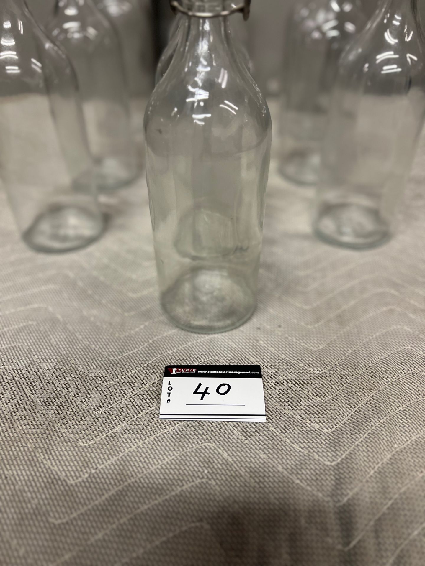 LOT/10(1 QUART) SERVABLE GLASS WATER CONTAINERS - Image 3 of 3