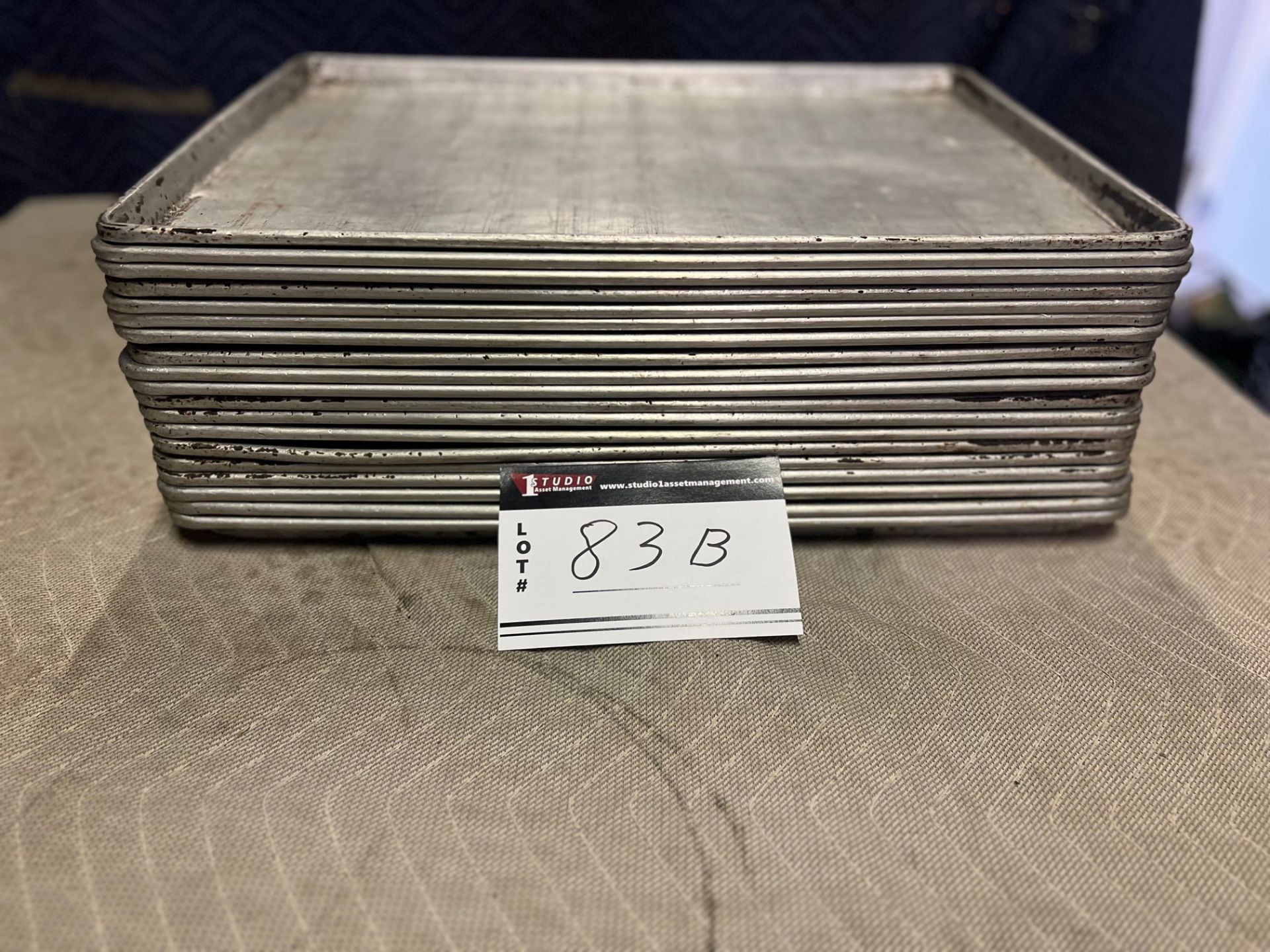 LOT/BAKING SHEETS, 21.5 X 15.5, QTY 19