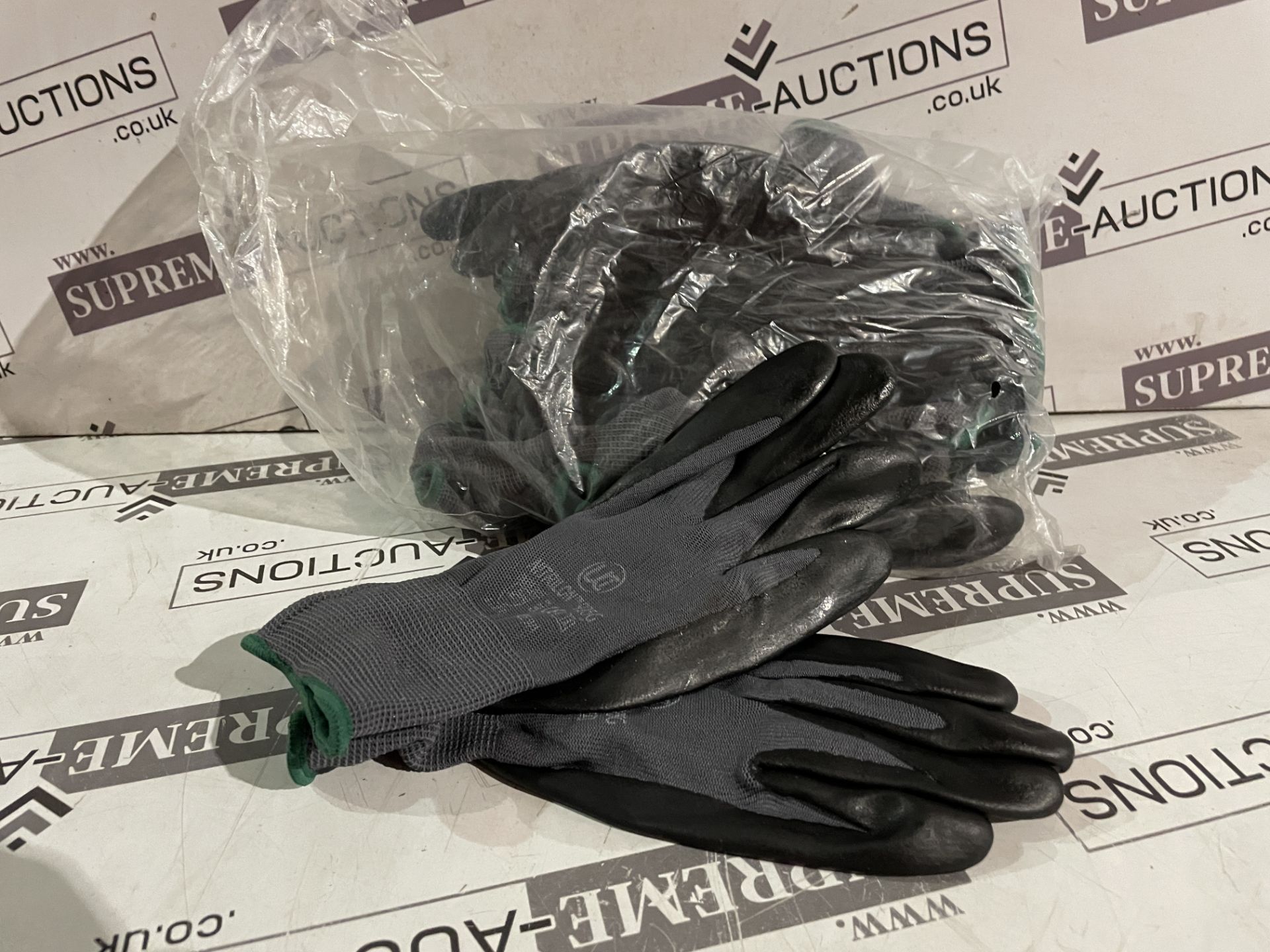120 X BRAND NEW PAIRS OF NITRILON BLACK AND GREY PROFESSIONAL WORK GLOVES SIZE LARGE R9-6