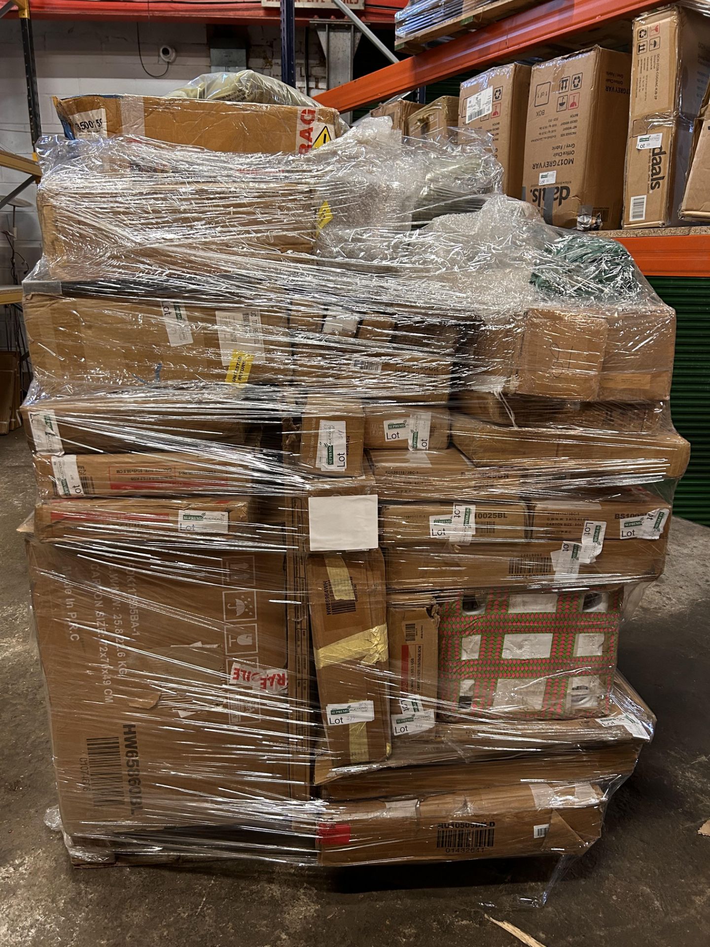 Mixed Returns Pallet - May contain furniture, chairs, laptop desks etc. - ER
