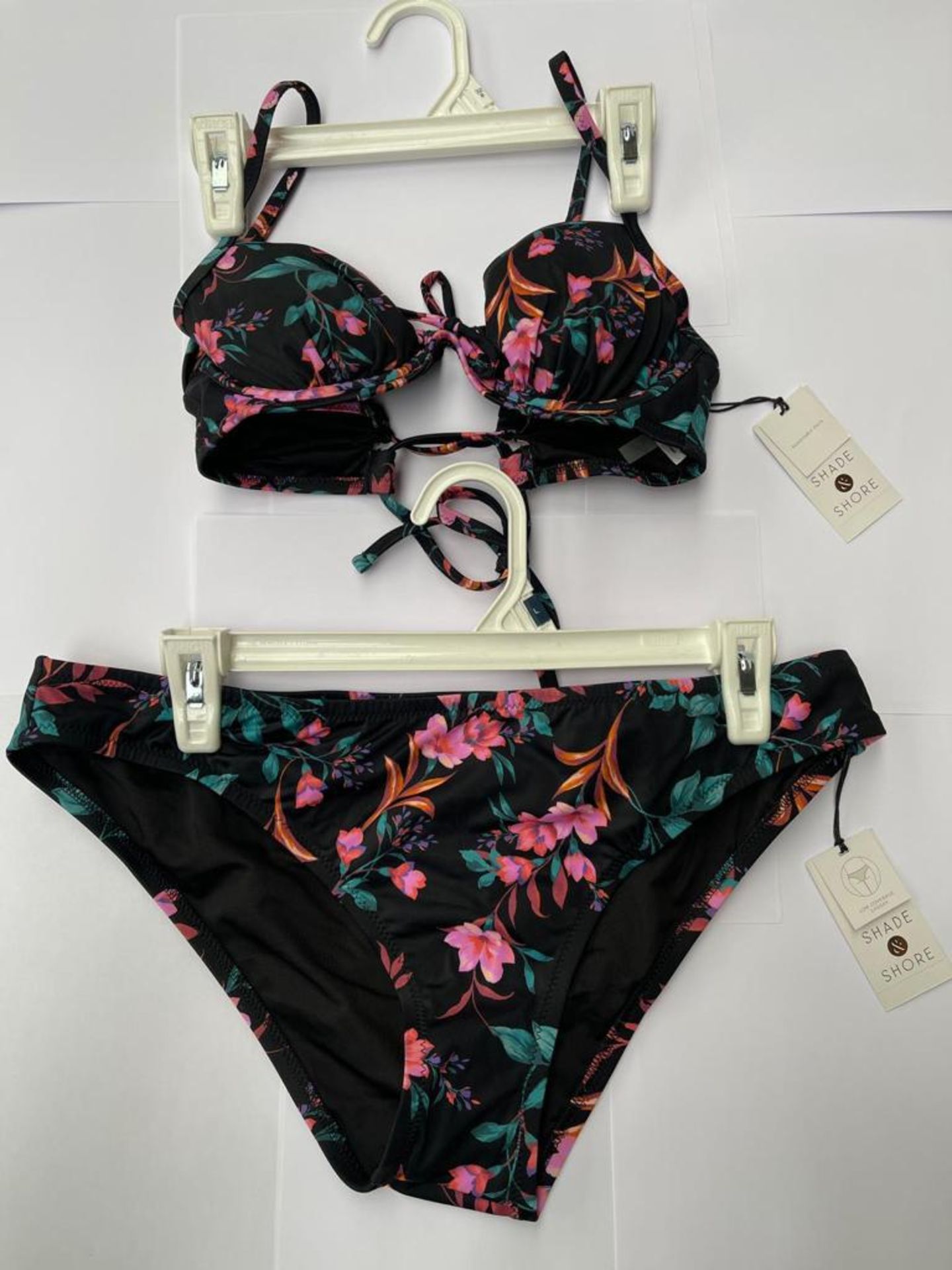 TRADE PALLET TO CONTAIN 684x TOTAL PIECES OF BRAND NEW SHADE & SHORE Black/Floral Bikini Tops &