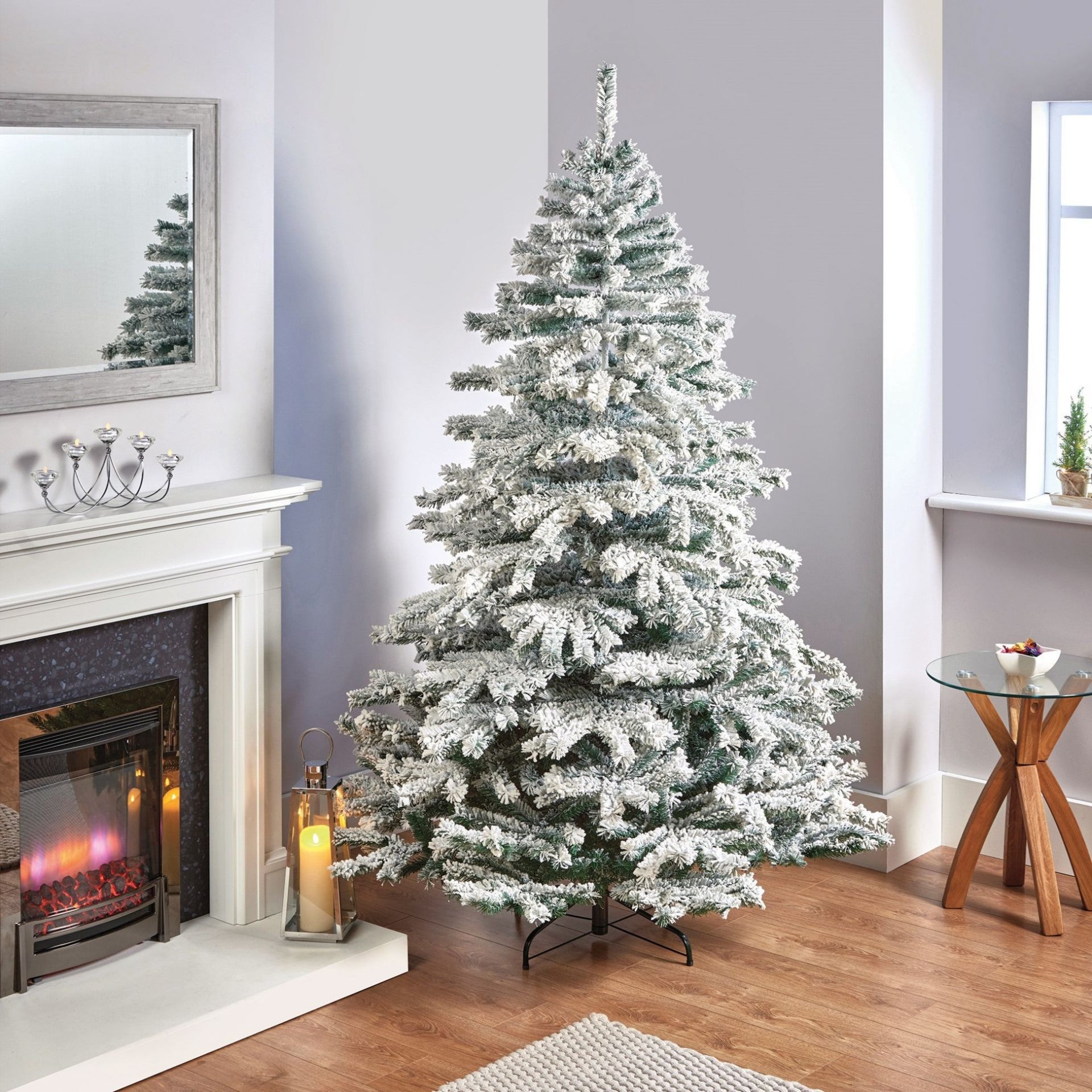 7ft Aspen Flocked Christmas Tree (LOCATION H/S 2.7.1)