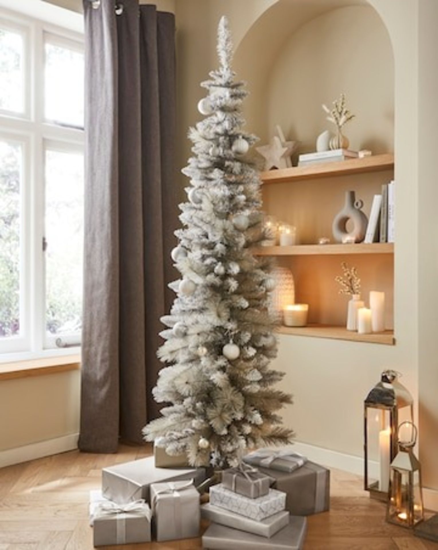 6ft Grey Glitter Slim Christmas Tree (LOCATION H/S 2.7.1)