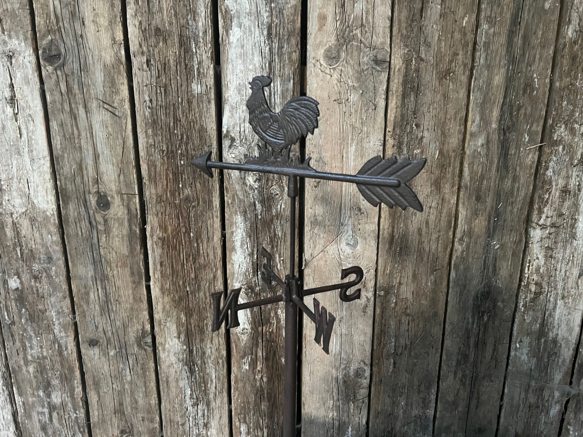 CAST IRON OUTDOOR WEATHER VANE ON STAND - Image 3 of 4