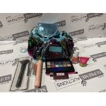 6 X BRAND NEW MABELINE 11 PIECE MAKEUP SETS WITH GLITTER MAKEUP BAG (SB0016B)