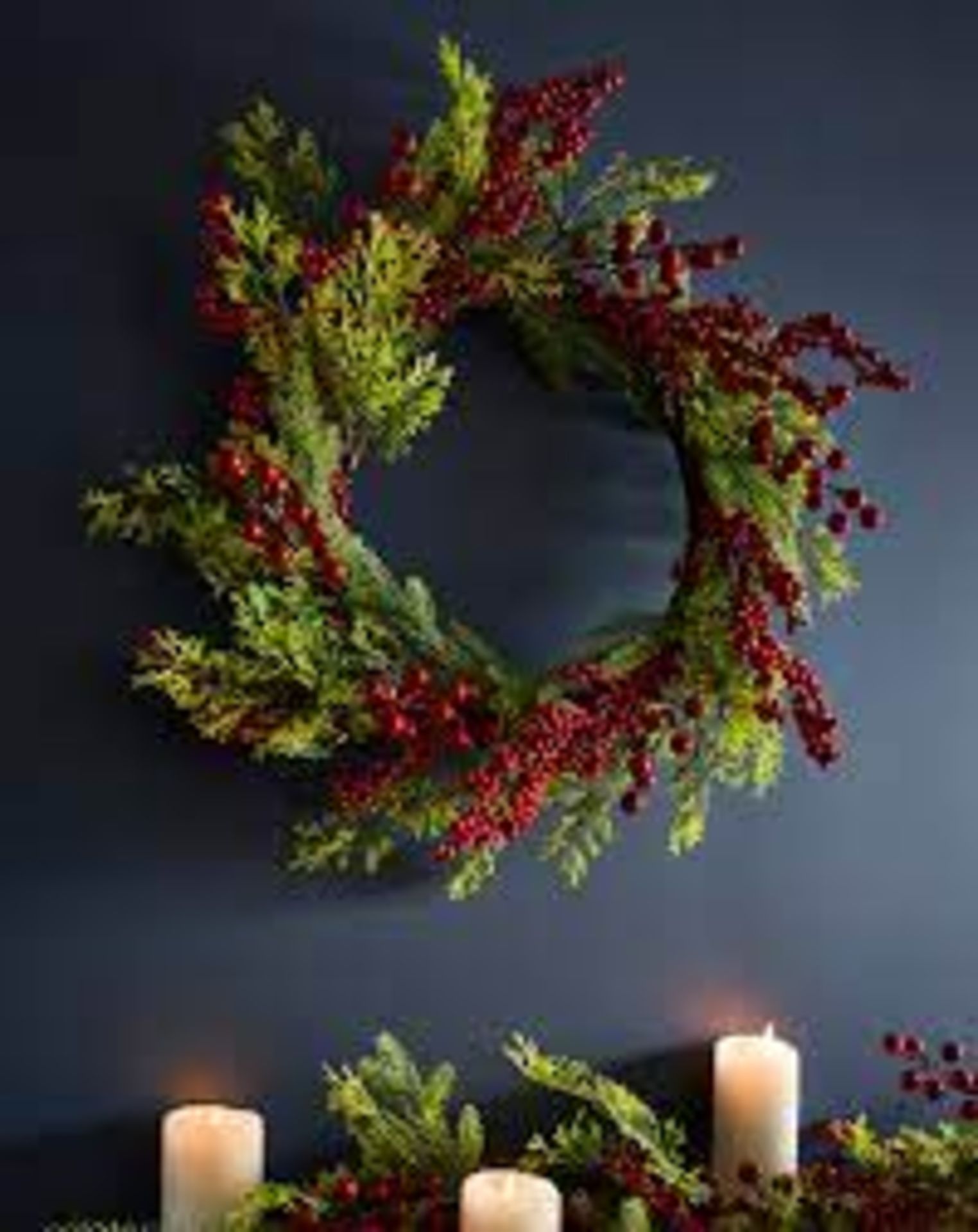 7 x Mixed assorted Christmas Wreaths. - ER28