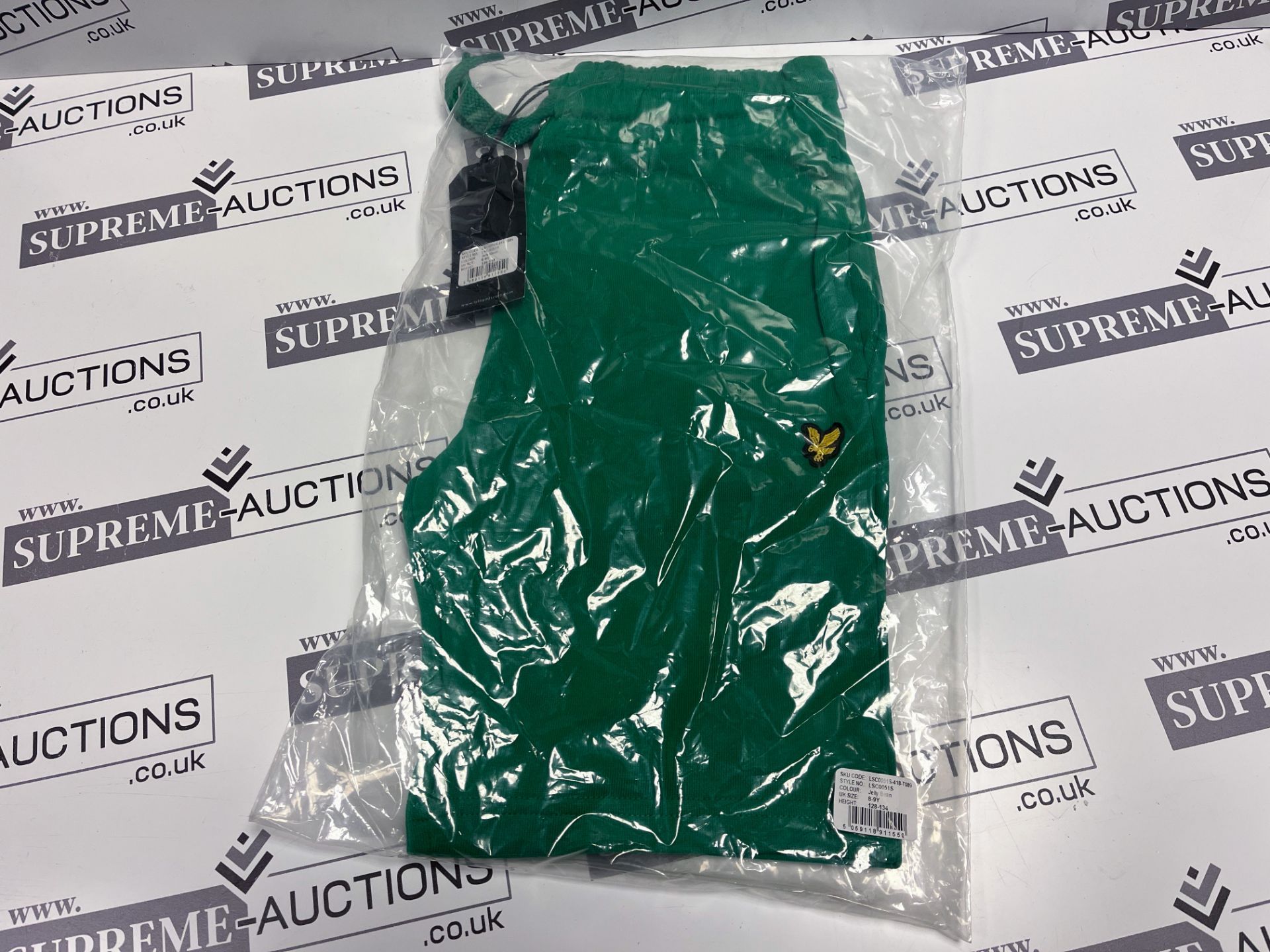 (NO VAT) 20 X BRAND NEW PAIRS OF LYLE AND SCOTT GREEN SHORTS AGE 12-13 EBR6