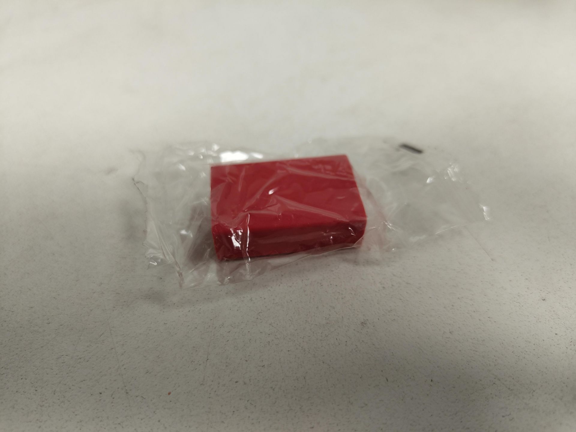 1000 X BRAND NEW ERASERS R19.1 - Image 2 of 2