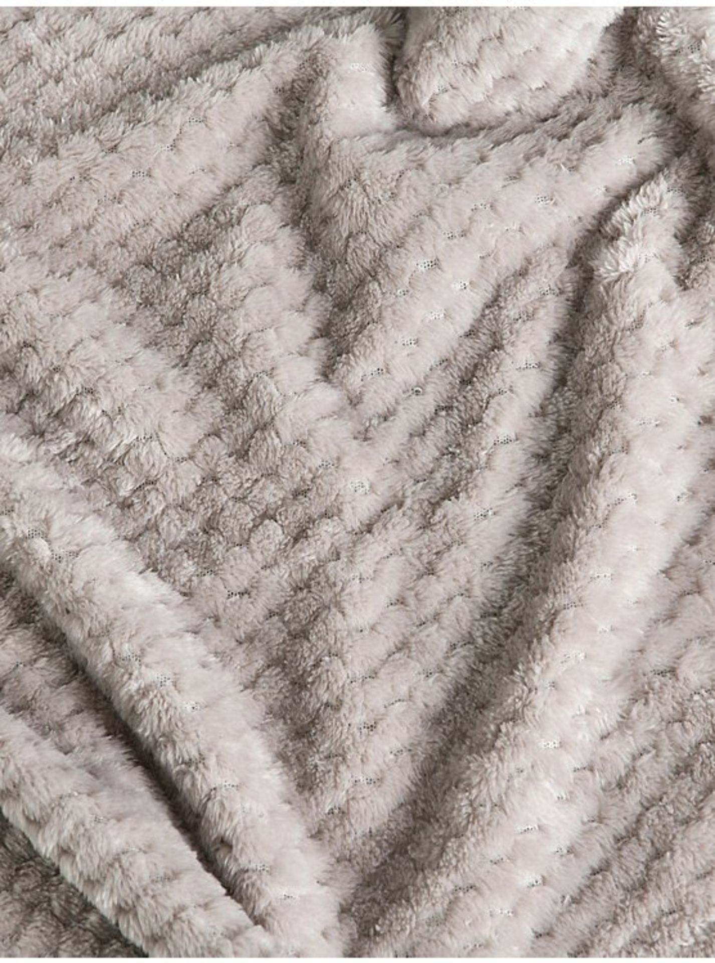 16x NEW & PACKAGED SLEEPDOWN Cosy Collection Soft Touch Waffle Fleece Throw 130 x 160cm - NATURAL. - Image 5 of 7