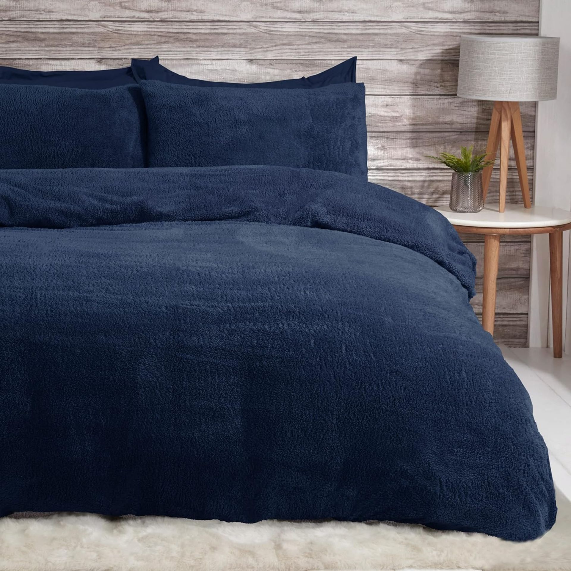 11x NEW & PACKAGED SLEEPDOWN Teddy Fleece SINGLE Duvet Set - NAVY. RRP £22.99 EACH. (R7-8). Give