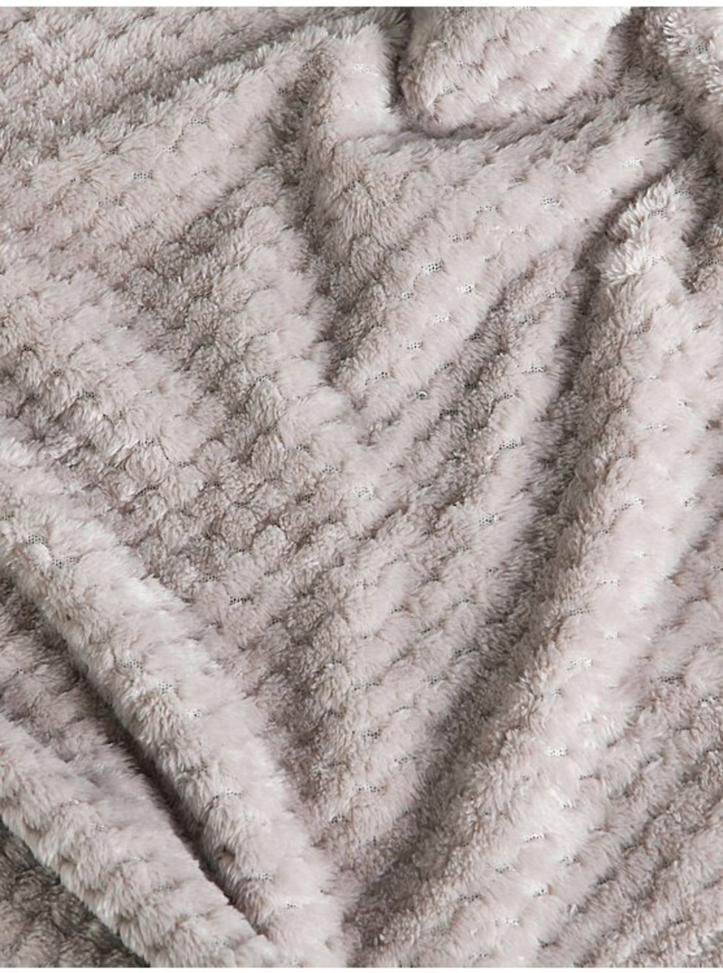 16x NEW & PACKAGED SLEEPDOWN Cosy Collection Soft Touch Waffle Fleece Throw 130 x 160cm - NATURAL. - Image 3 of 4