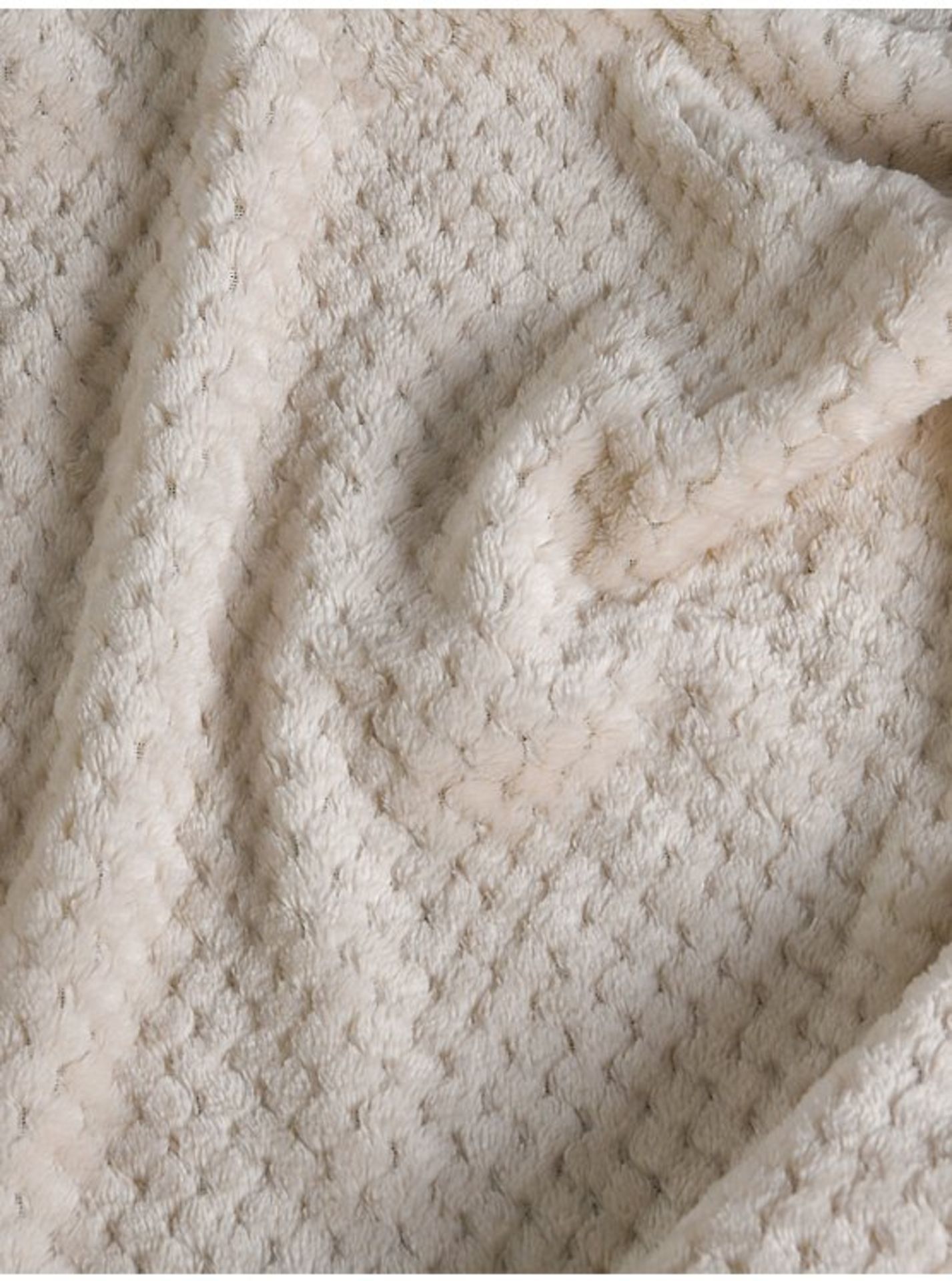 10x NEW & PACKAGED SLEEPDOWN Cosy Collection Soft Touch Waffle Fleece Throw 150 x 200cm - CREAM. RRP - Image 4 of 7