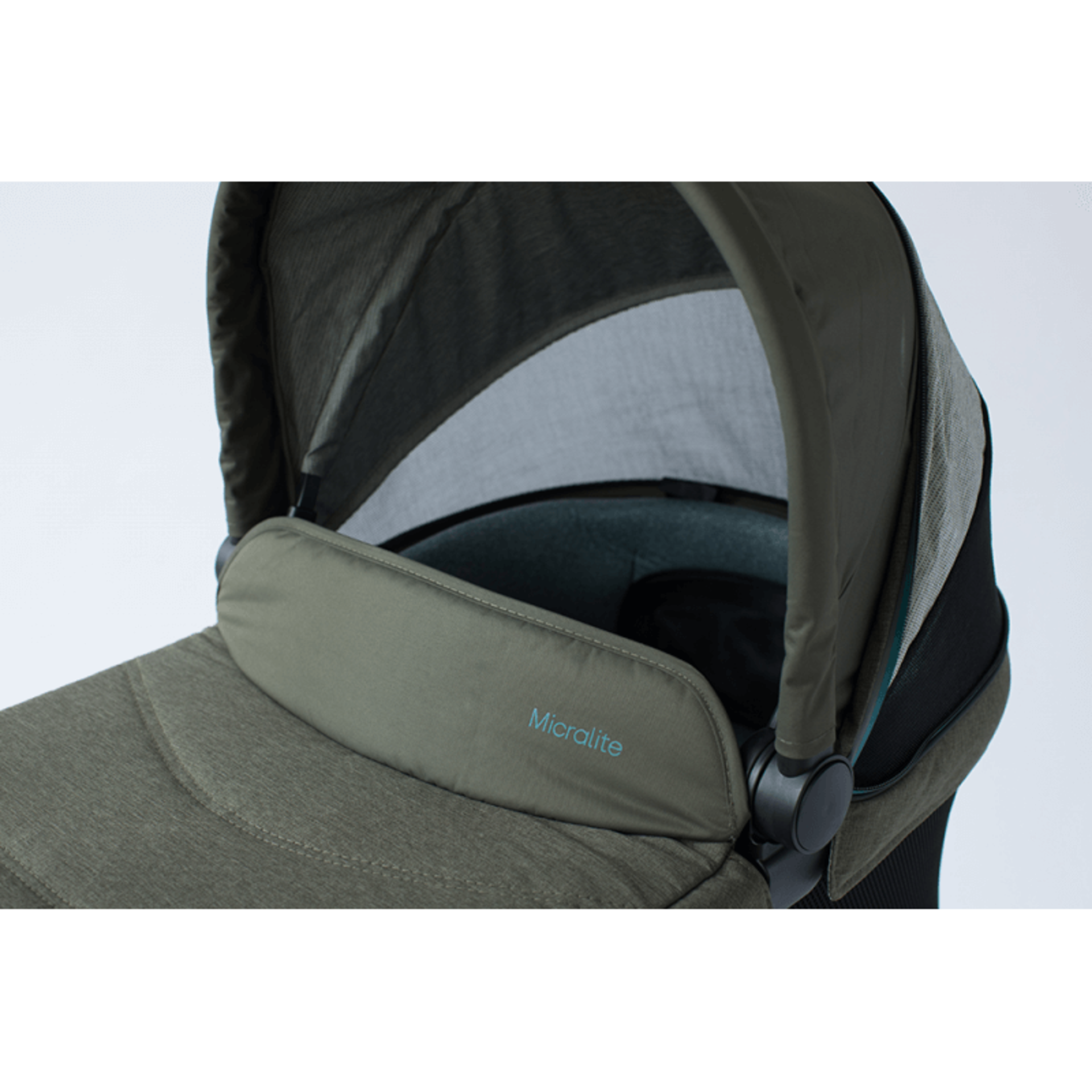 New & Boxed Micralite by Silver Cross Carrycot – Evergreen. RRP £230. The Micralite carrycot is - Bild 3 aus 3